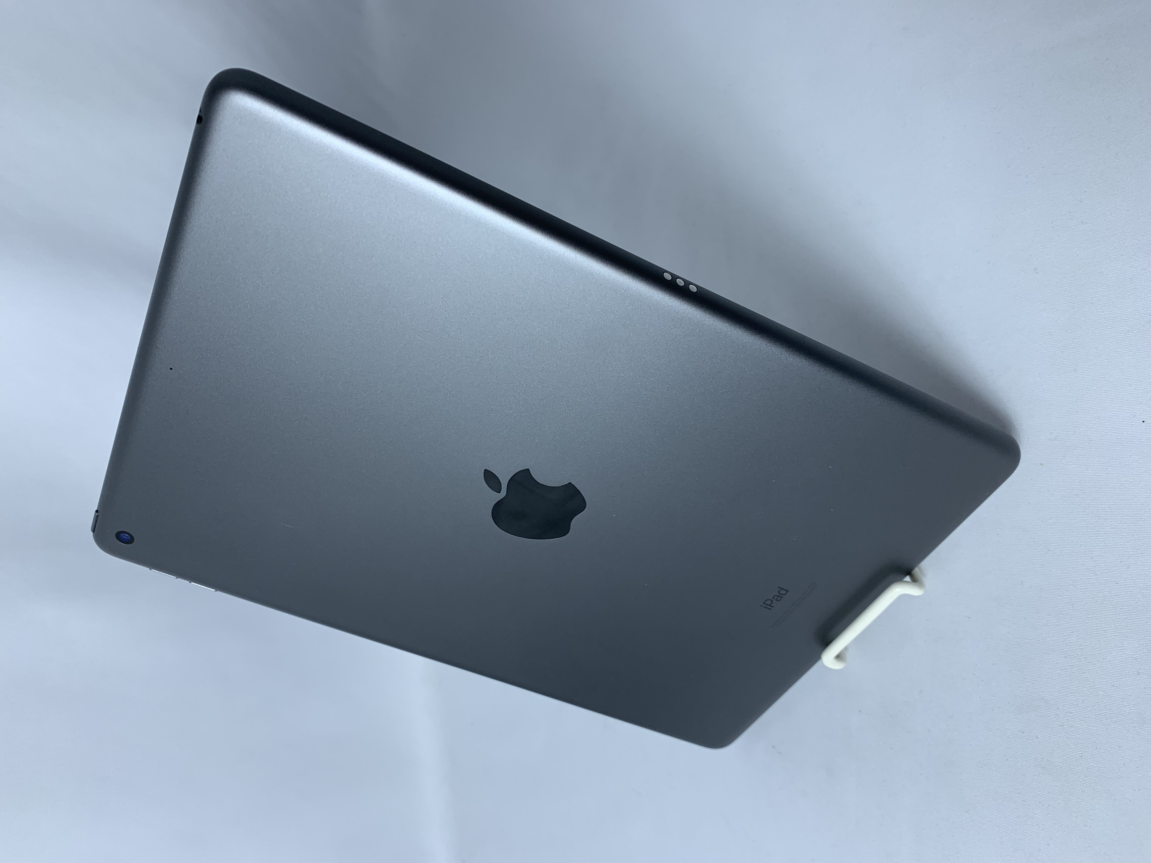 【中古：Bランク】Apple iPad 10.2インチ(2021) Wi-Fiモデル 64GB スペースグレイ MK2K3J/A【30日返金保証】