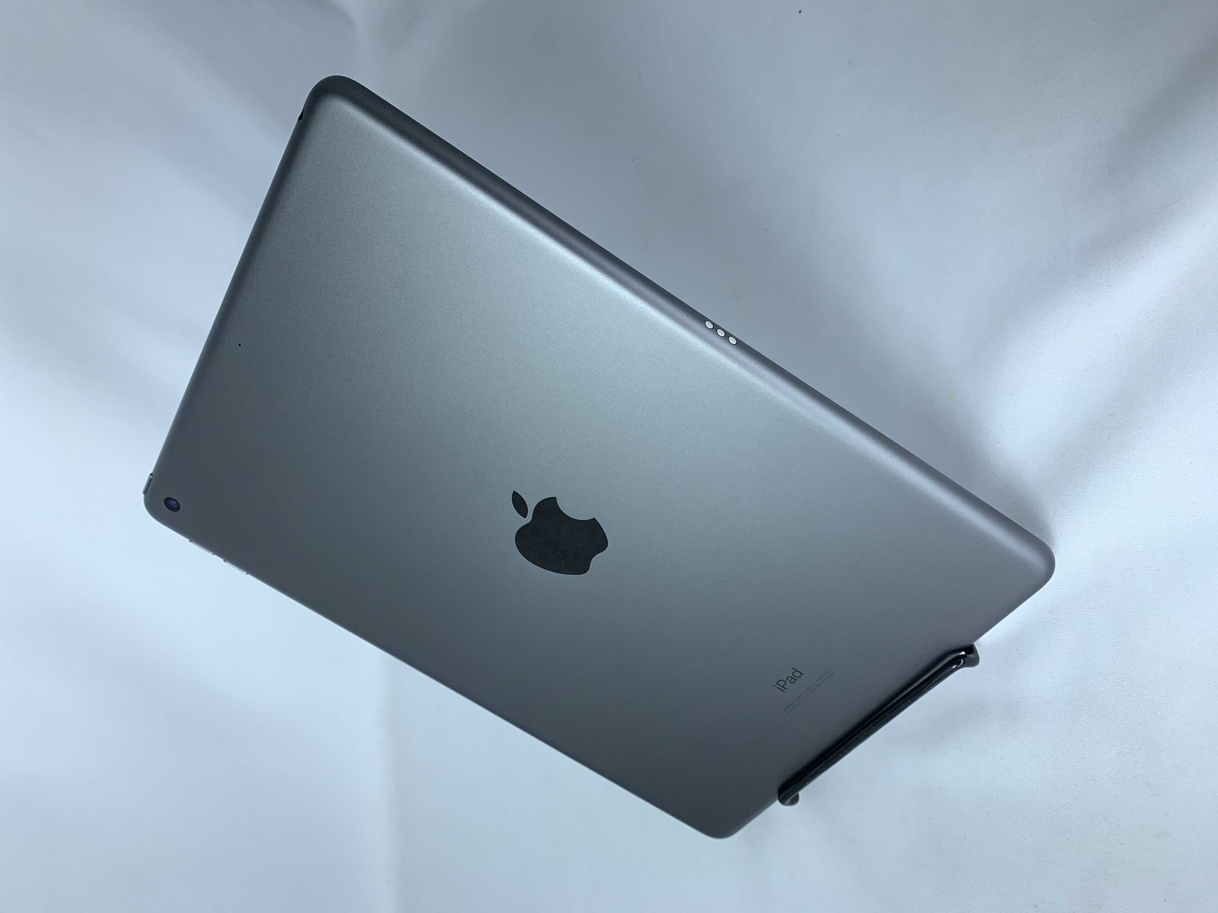 【中古：Bランク】Apple iPad 10.2インチ(2020) Wi-Fiモデル 32GB スペースグレイ【30日返金保証】