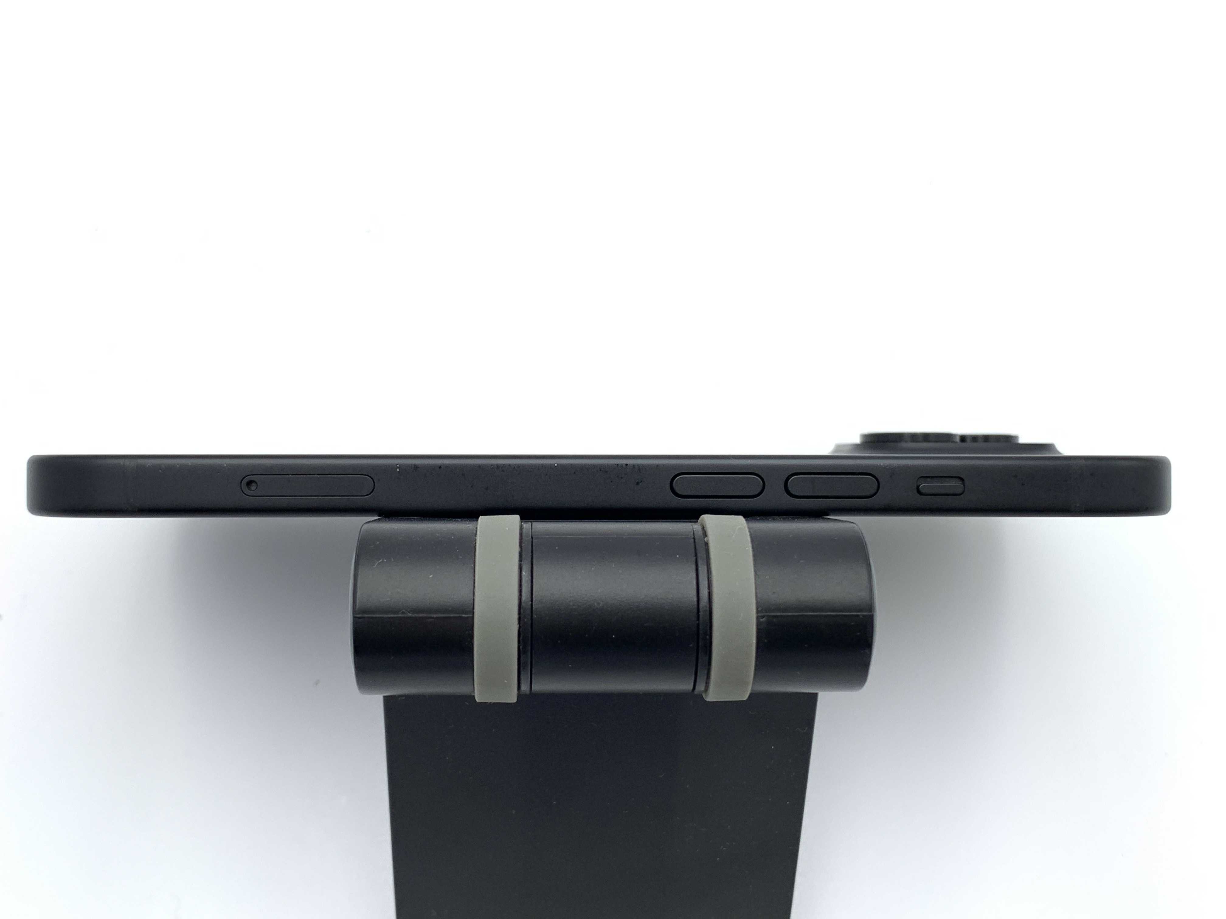 【中古：Cランク】【フレーム使用感あり】iPhone 15 128GB ブラック Simロック無し【30日返金保証】【赤ロム保証付き】