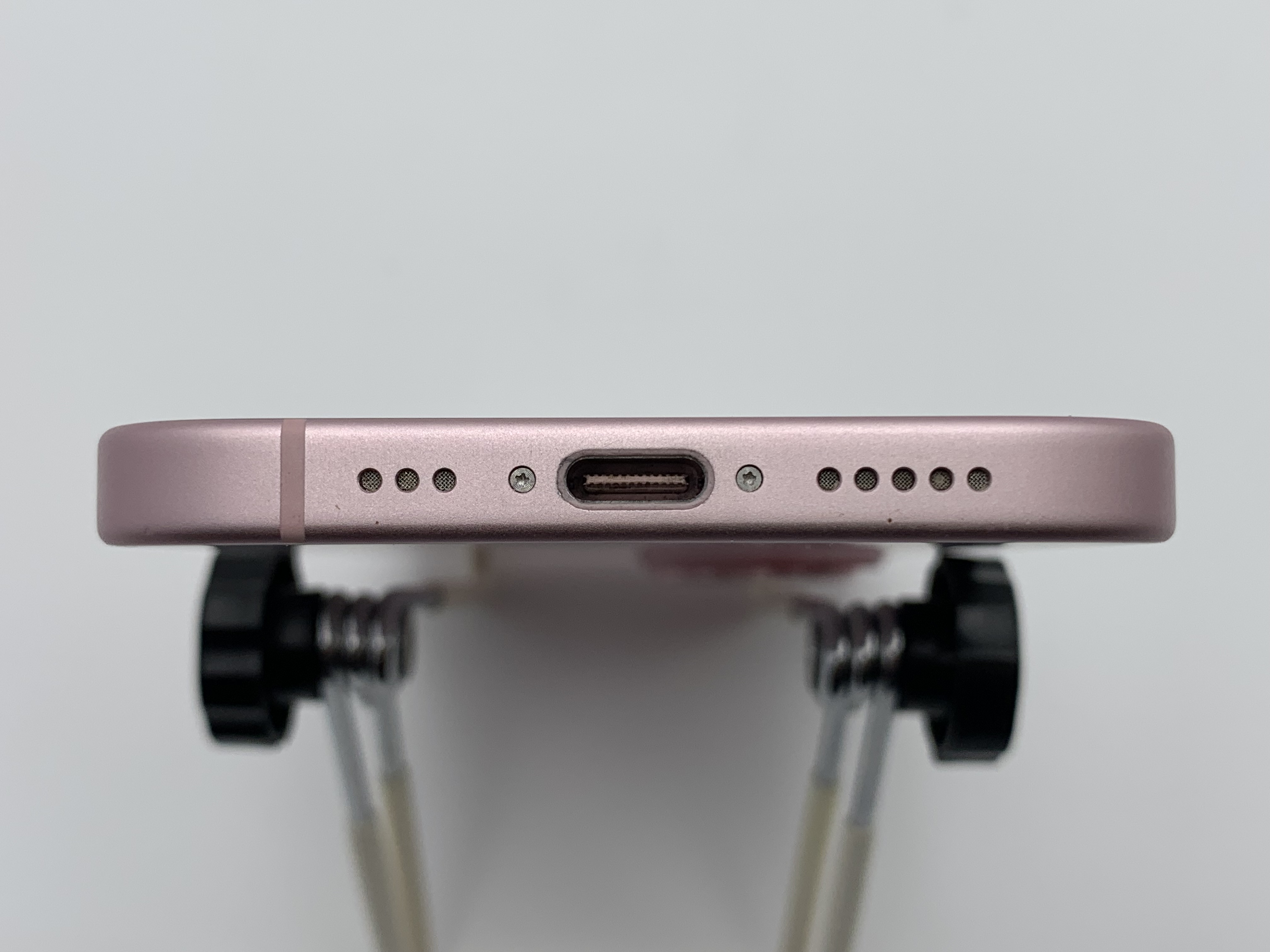 【中古：Bランク】iPhone 15 256GB ピンク SIMロック無し【30日返金保証】【赤ロム保証付き】
