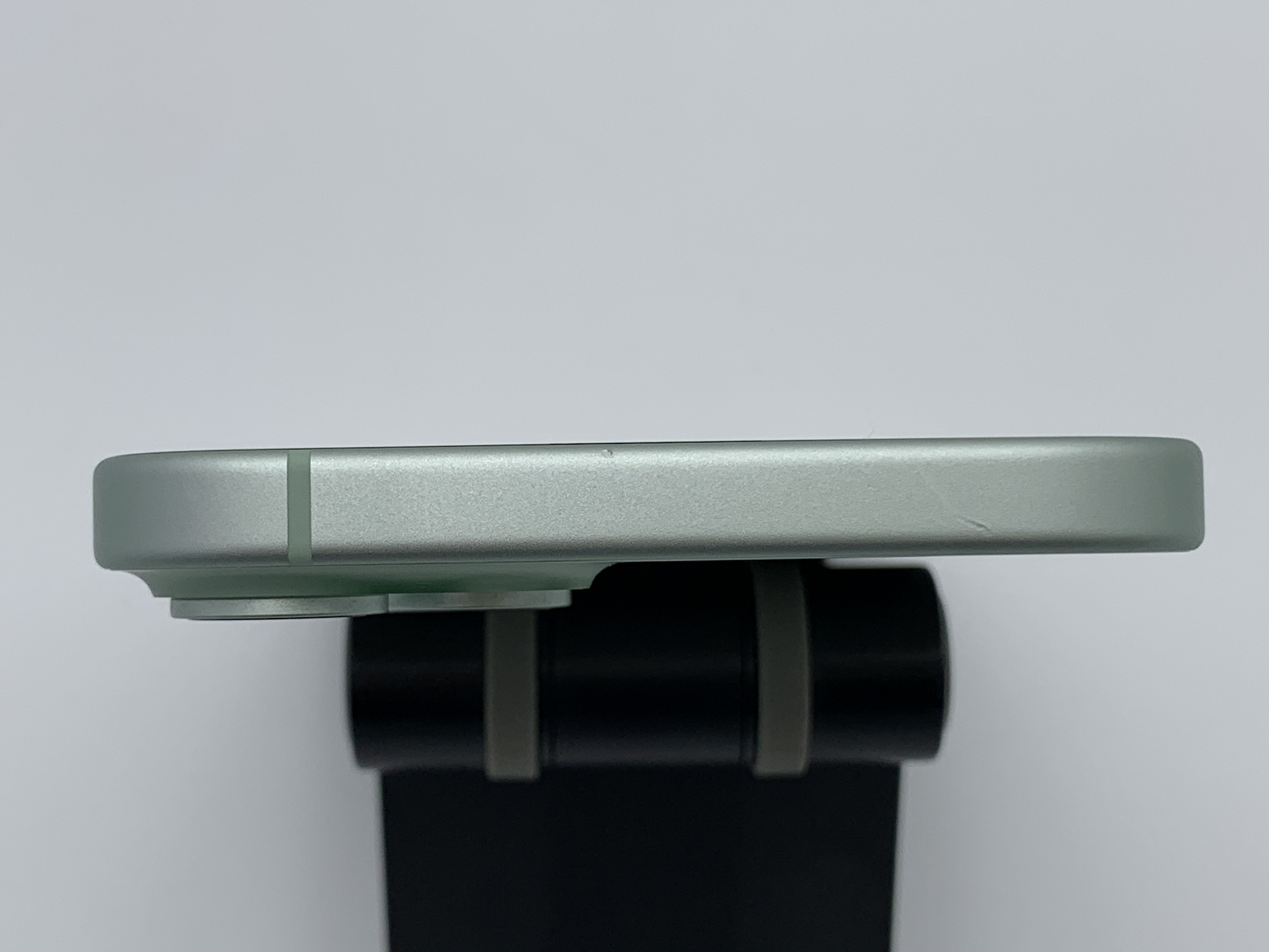 【中古：Cランク】iPhone 15 Plus 256GB グリーン simロックなし【30日返金保証】【赤ロム保証付き】