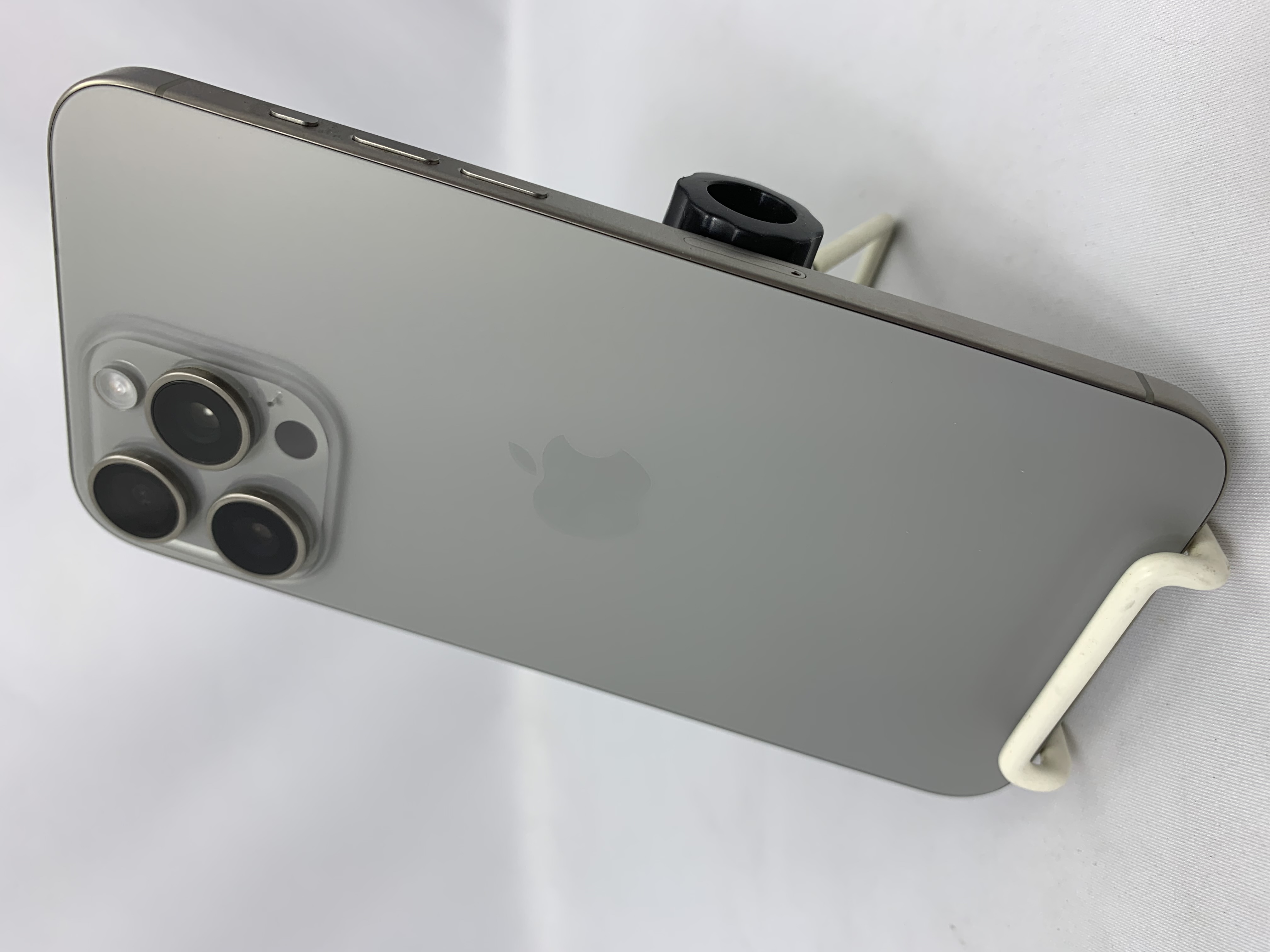 【中古：Bランク】iPhone 15 ProMax 1TB ナチュラル simロック解除済【30日返金保証】【赤ロム保証付き】