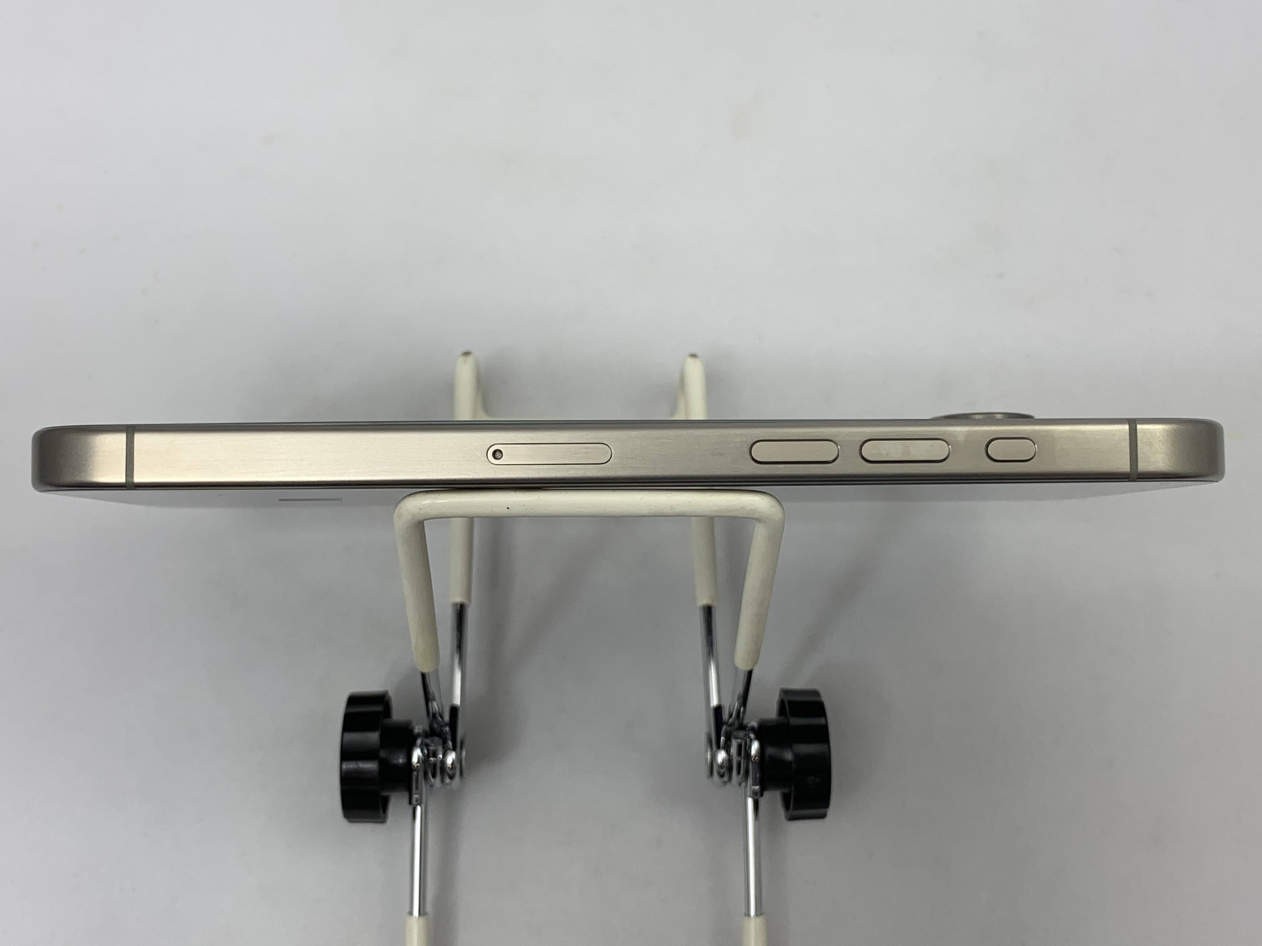 【中古：Bランク】iPhone 15 ProMax 1TB ナチュラル simロック解除済【30日返金保証】【赤ロム保証付き】