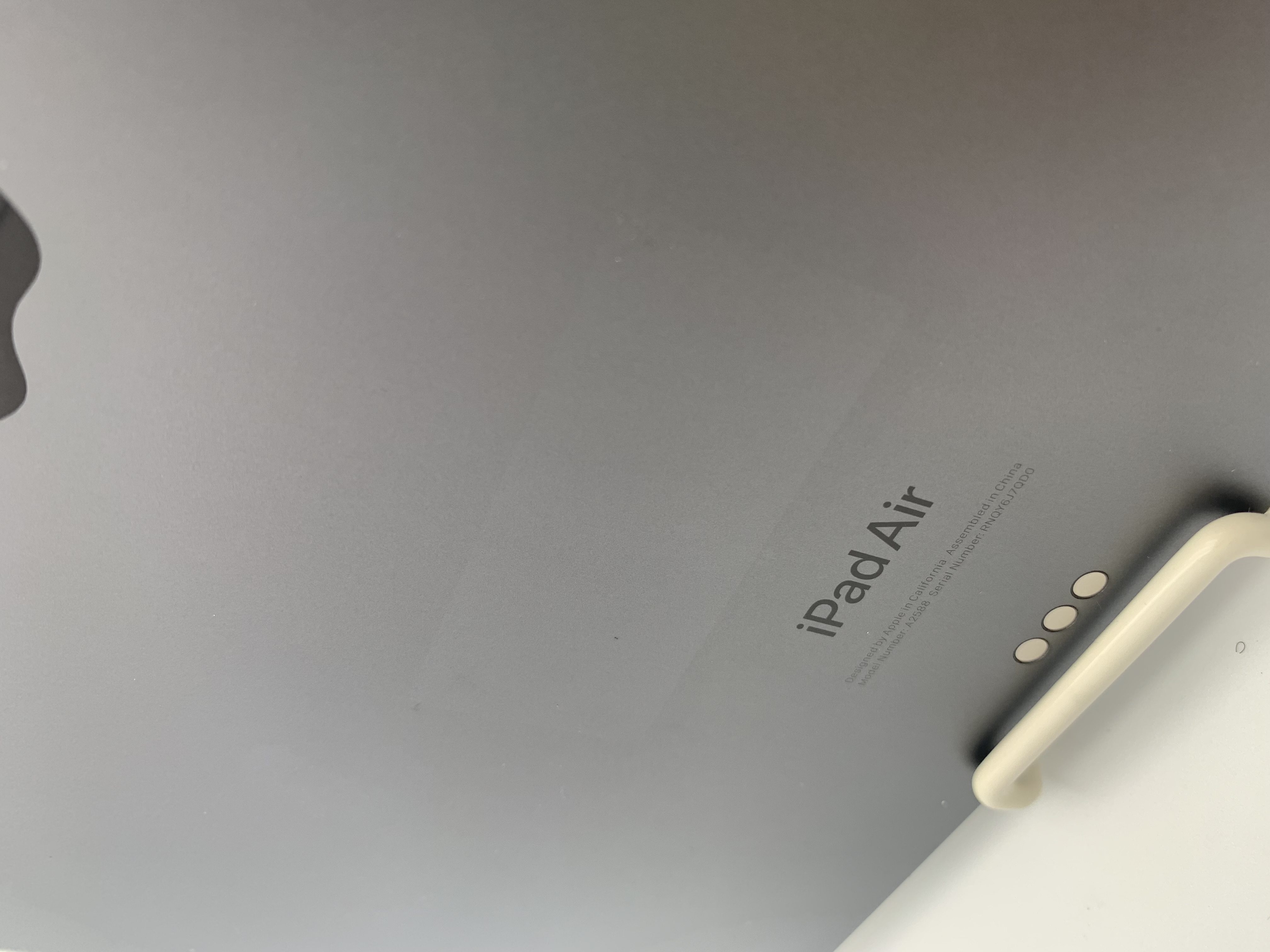 【中古：Aランク】Apple iPad Air 10.9インチ(2022) Wi-Fiモデル 64GB MM9C3J/A スペースグレイ【30日返金保証】
