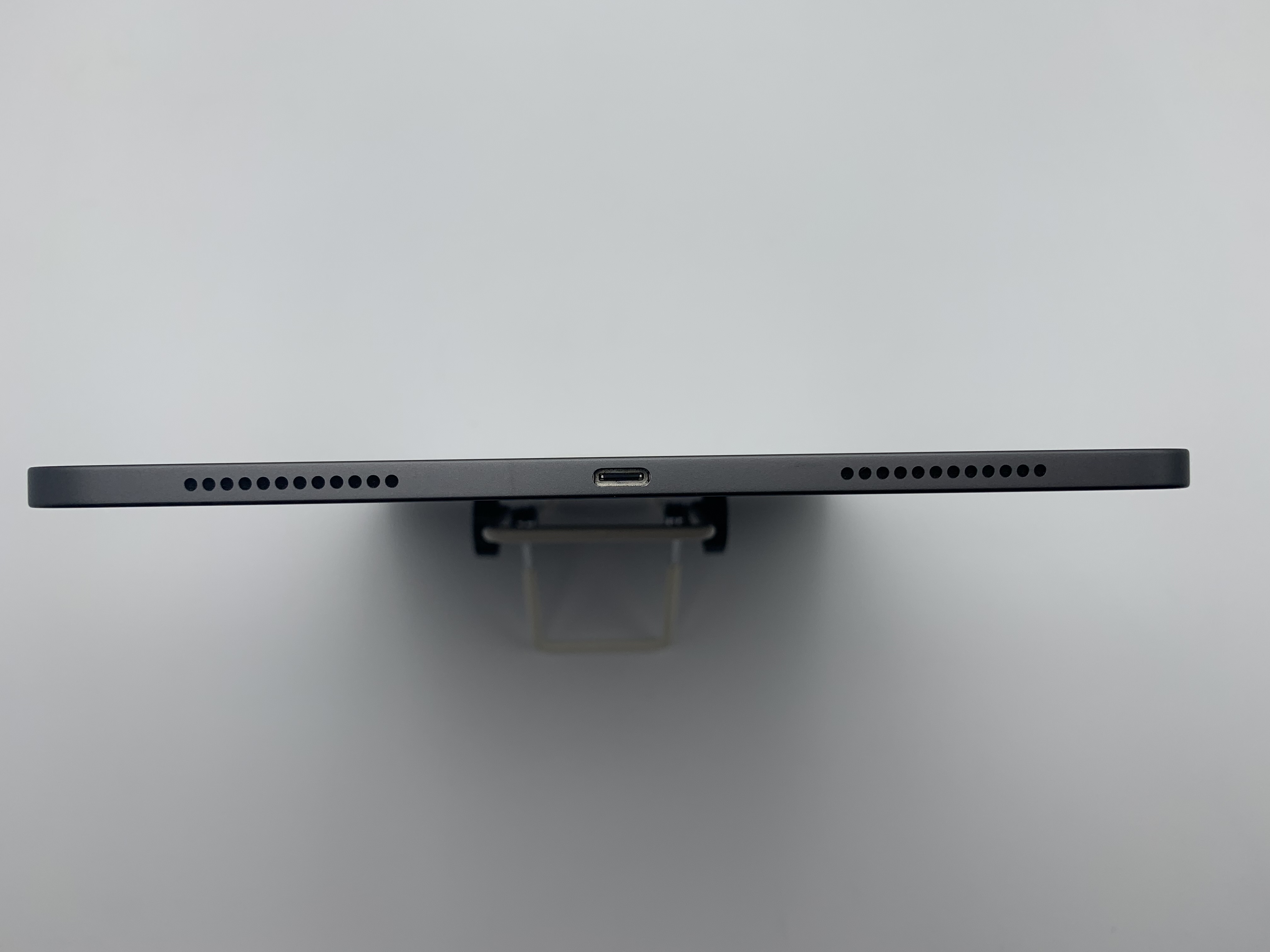 【中古：Aランク】Apple iPad Air 10.9インチ(2022) Wi-Fiモデル 64GB MM9C3J/A スペースグレイ【30日返金保証】
