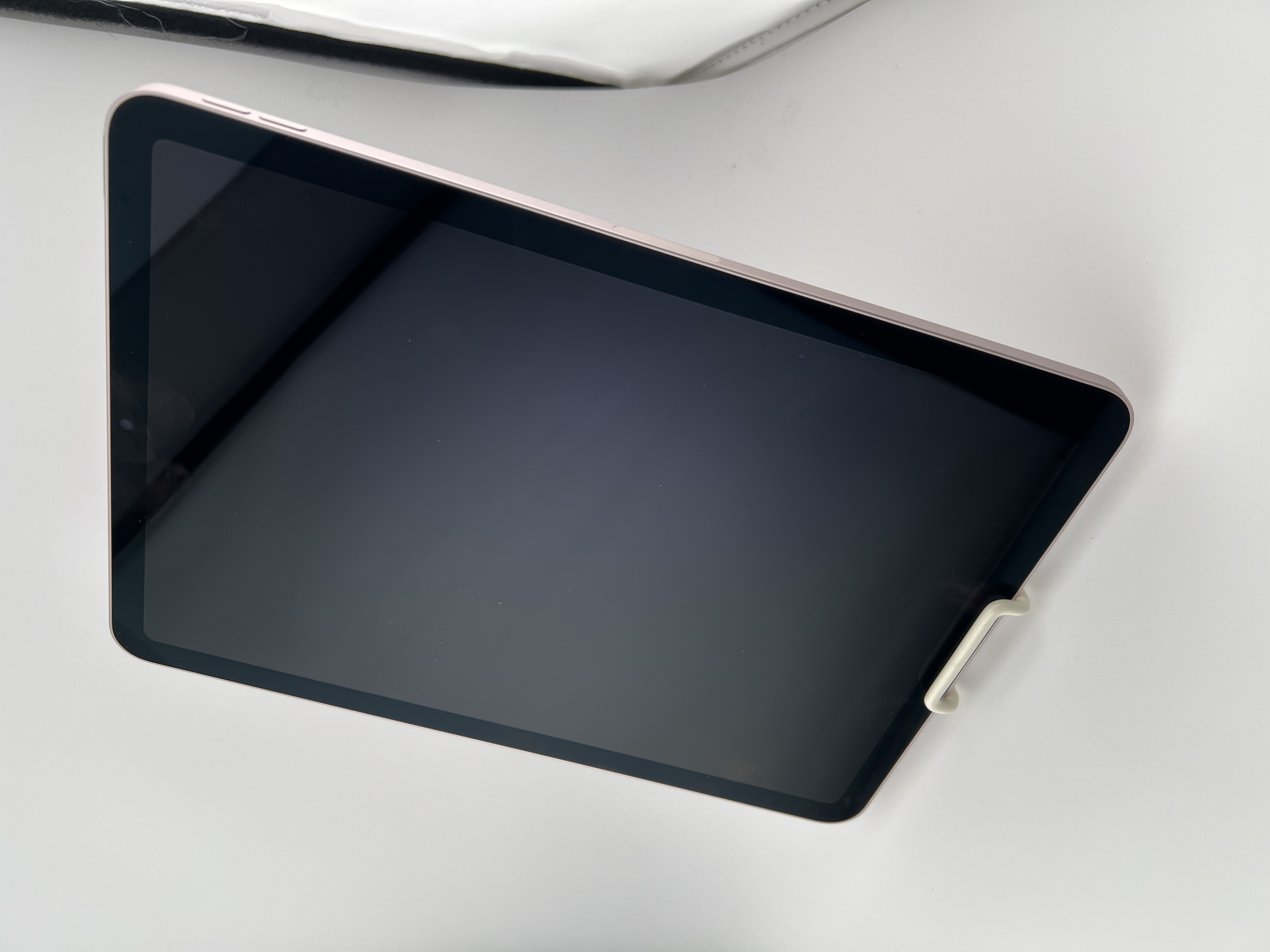 【中古：Bランク】Apple iPad Air 10.9インチ 第5世代(2022) Wi-Fiモデル 256GB ピンク MM9M3J/A【30日返金保証】
