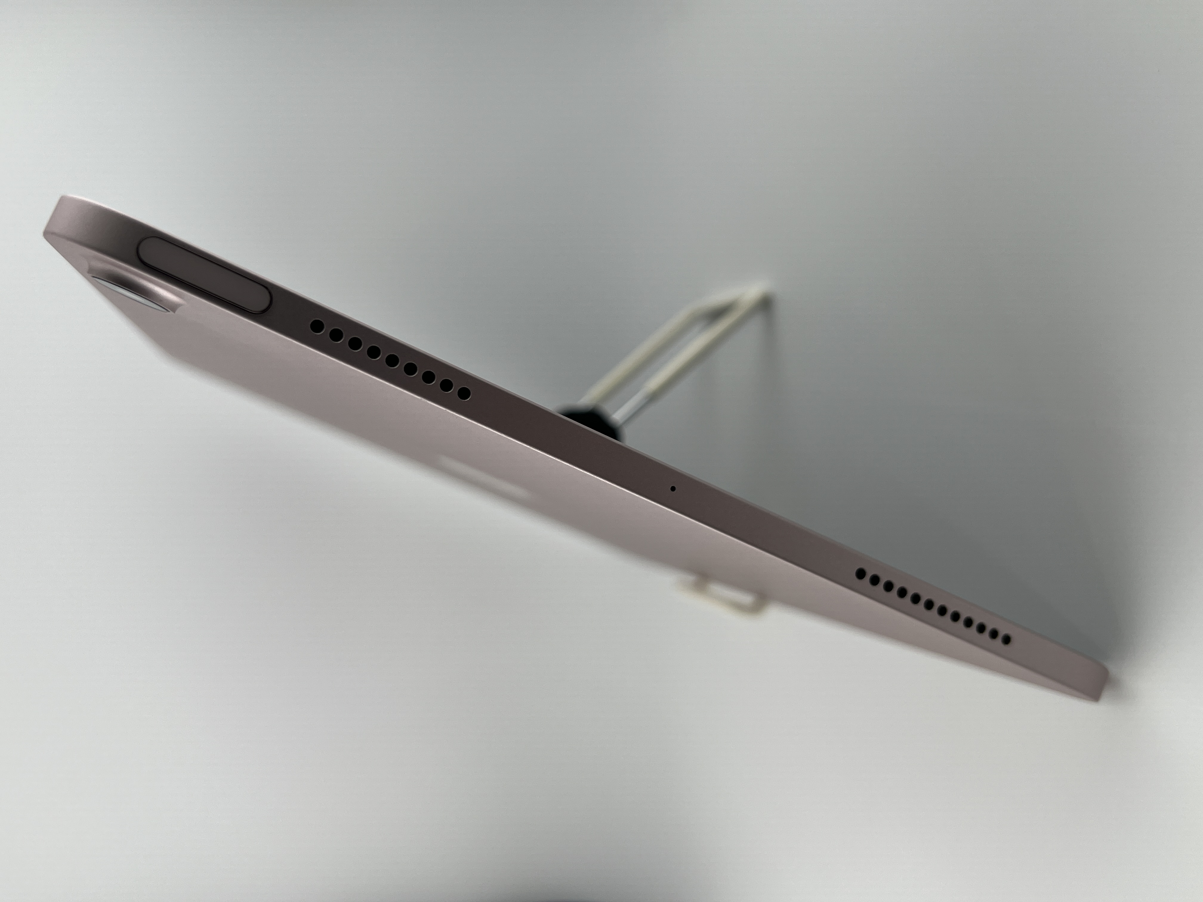 【中古：Bランク】Apple iPad Air 10.9インチ 第5世代(2022) Wi-Fiモデル 256GB ピンク MM9M3J/A【30日返金保証】
