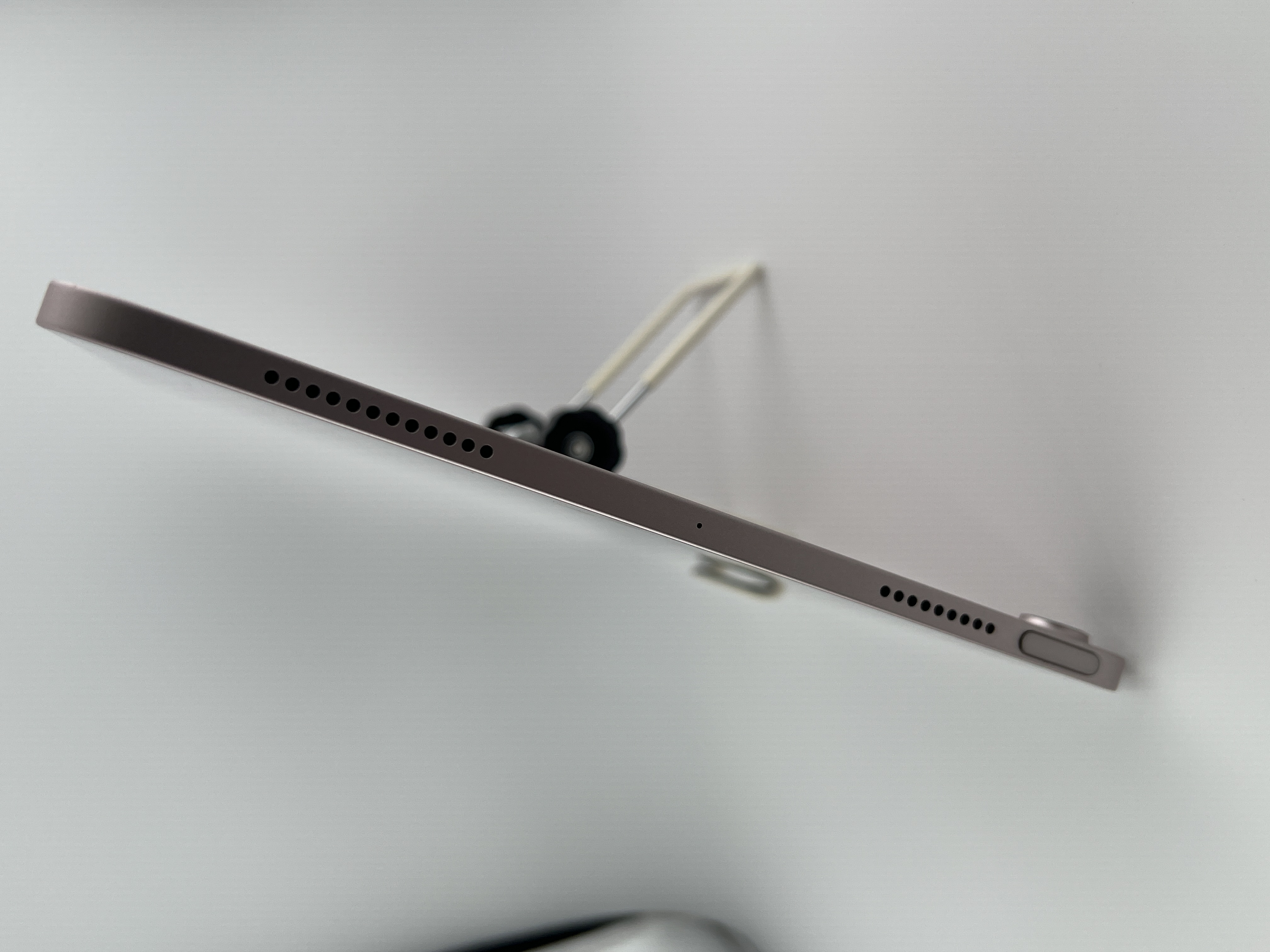 【中古：Bランク】Apple iPad Air 10.9インチ 第5世代(2022) Wi-Fiモデル 256GB ピンク MM9M3J/A【30日返金保証】
