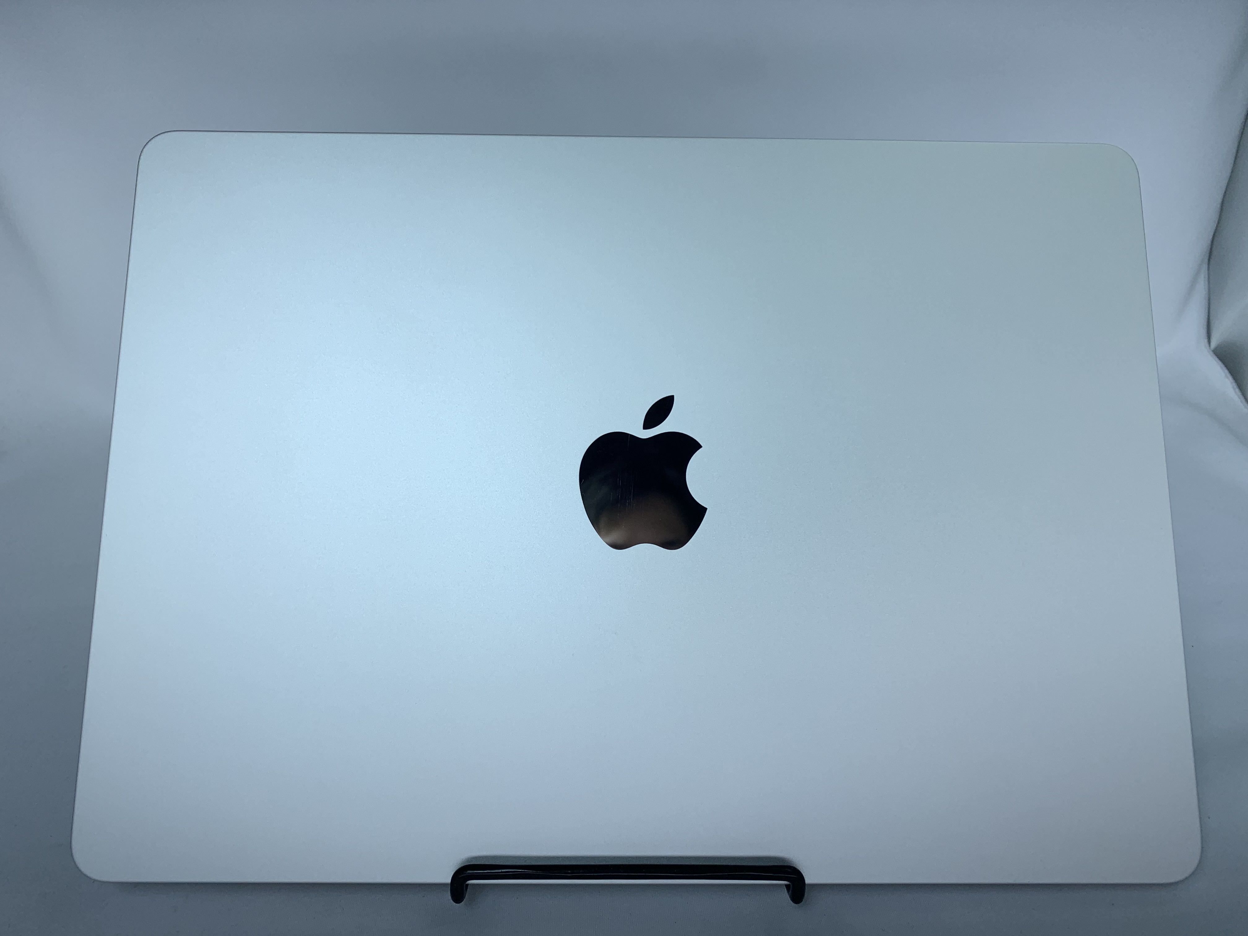 【中古：Bランク】Apple MacBook Air(2022年) 13.6インチ シルバー MLXY3J/A