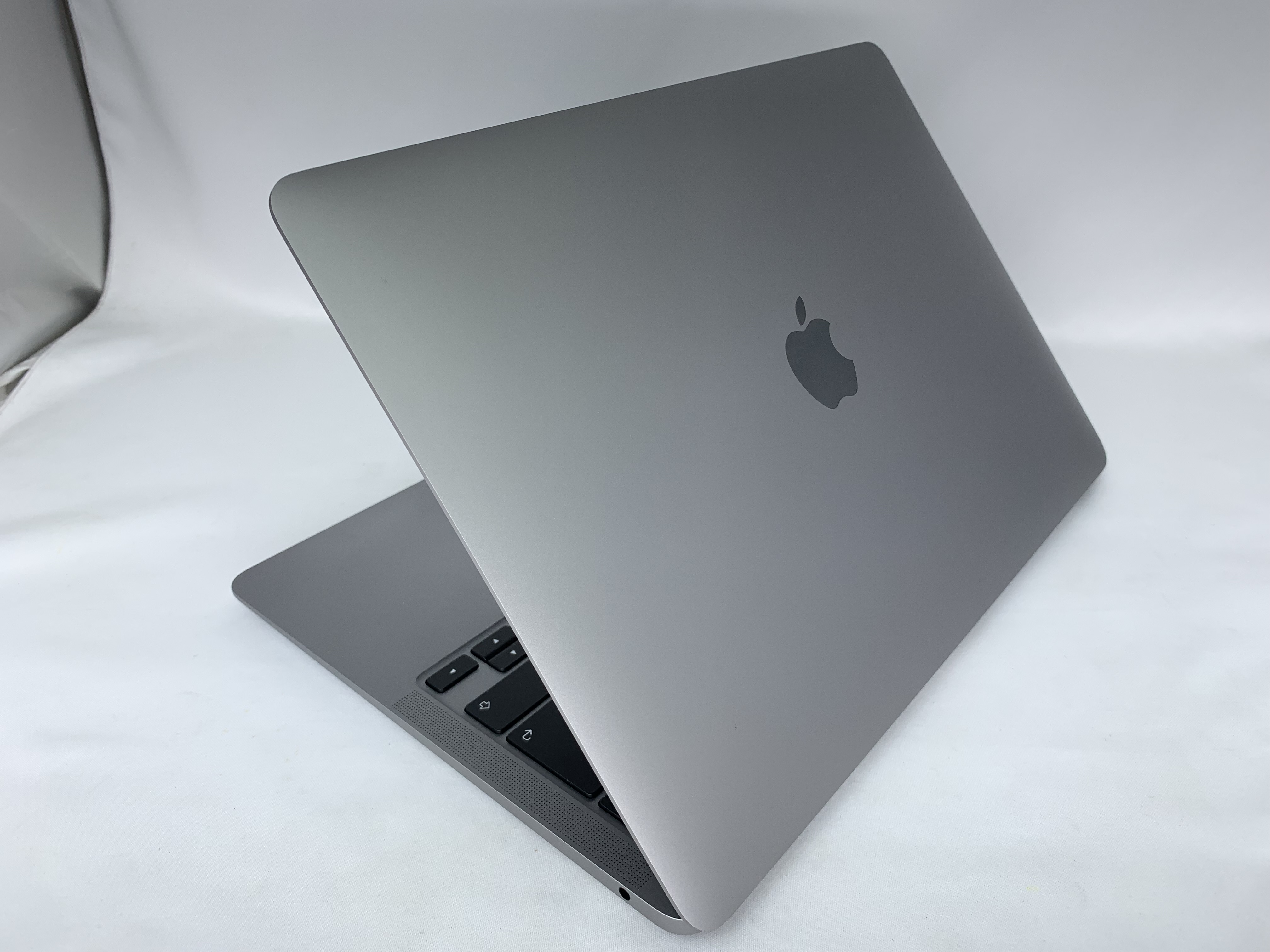 【中古：Bランク】Apple MacBook Air M1(2020年) Retinaディスプレイ 13.3インチ MGN73J/A 1TBカスタムモデル[スペースグレイ]【30日返金保証】