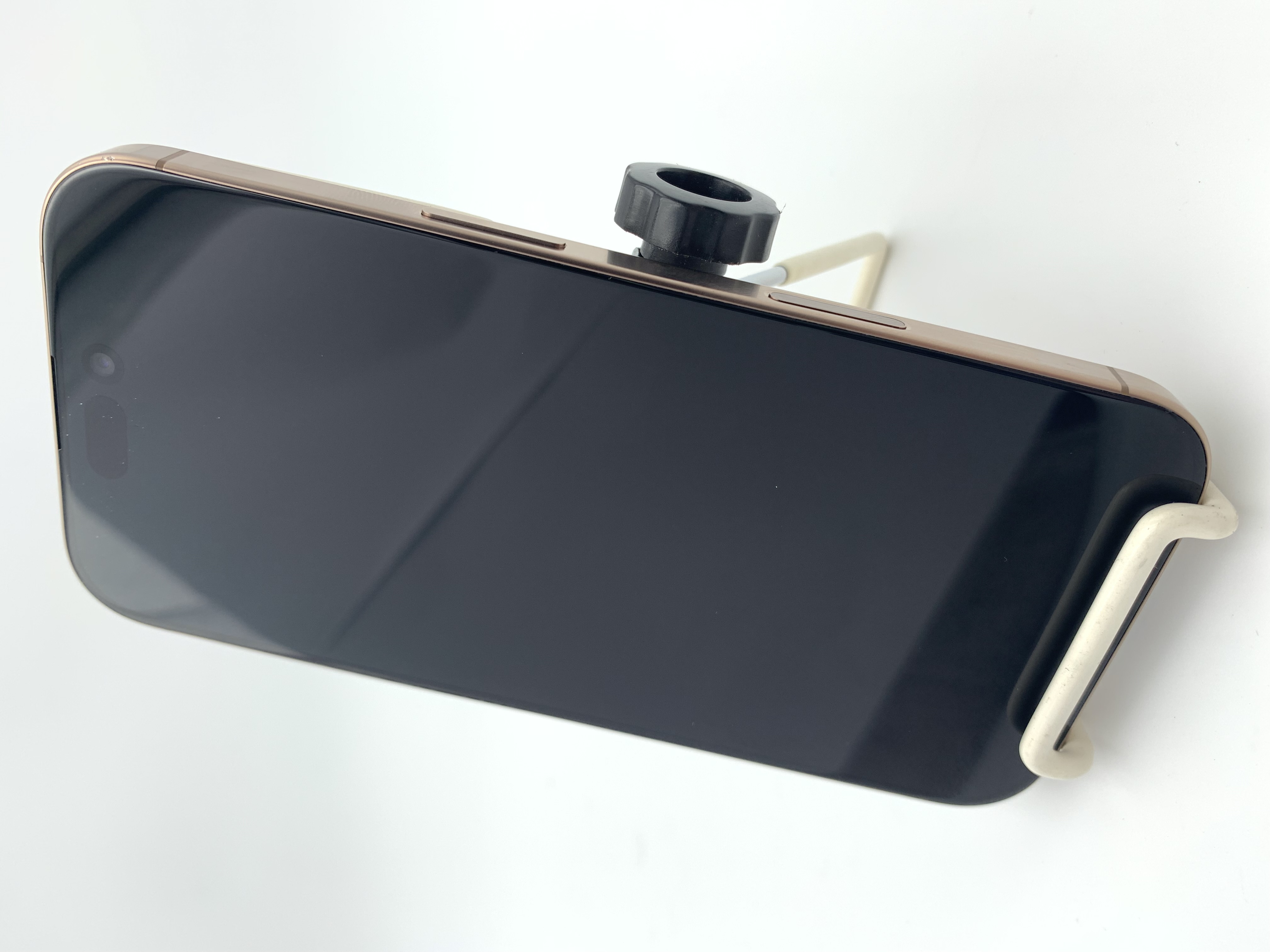 【中古：Cランク】iPhone 16 Pro 256GB デザートチタニウム Simロック無し【30日返金保証】【赤ロム保証付き】