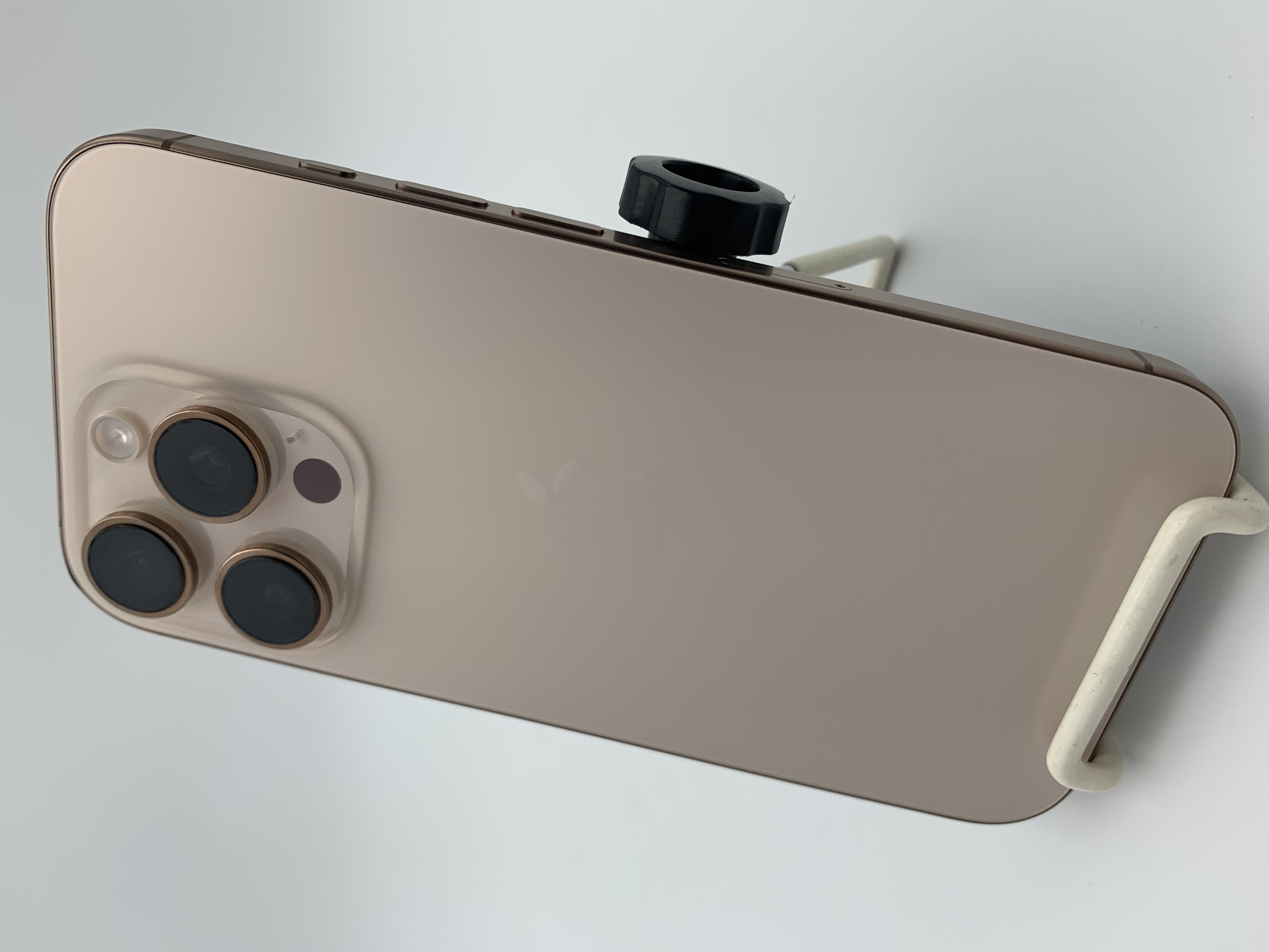 【中古：Cランク】iPhone 16 Pro 256GB デザートチタニウム Simロック無し【30日返金保証】【赤ロム保証付き】