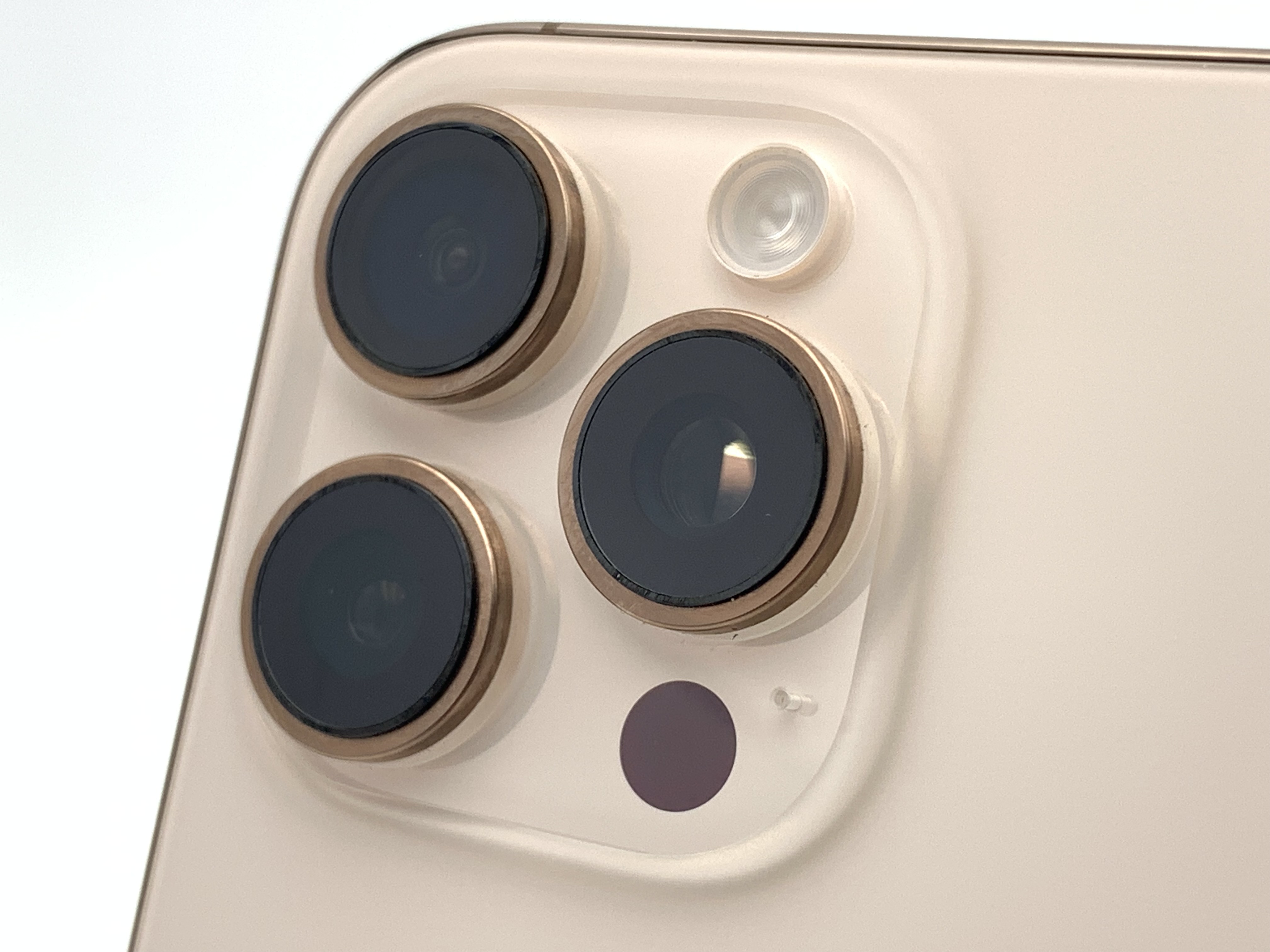 【中古：Cランク】iPhone 16 Pro 256GB デザートチタニウム Simロック無し【30日返金保証】【赤ロム保証付き】