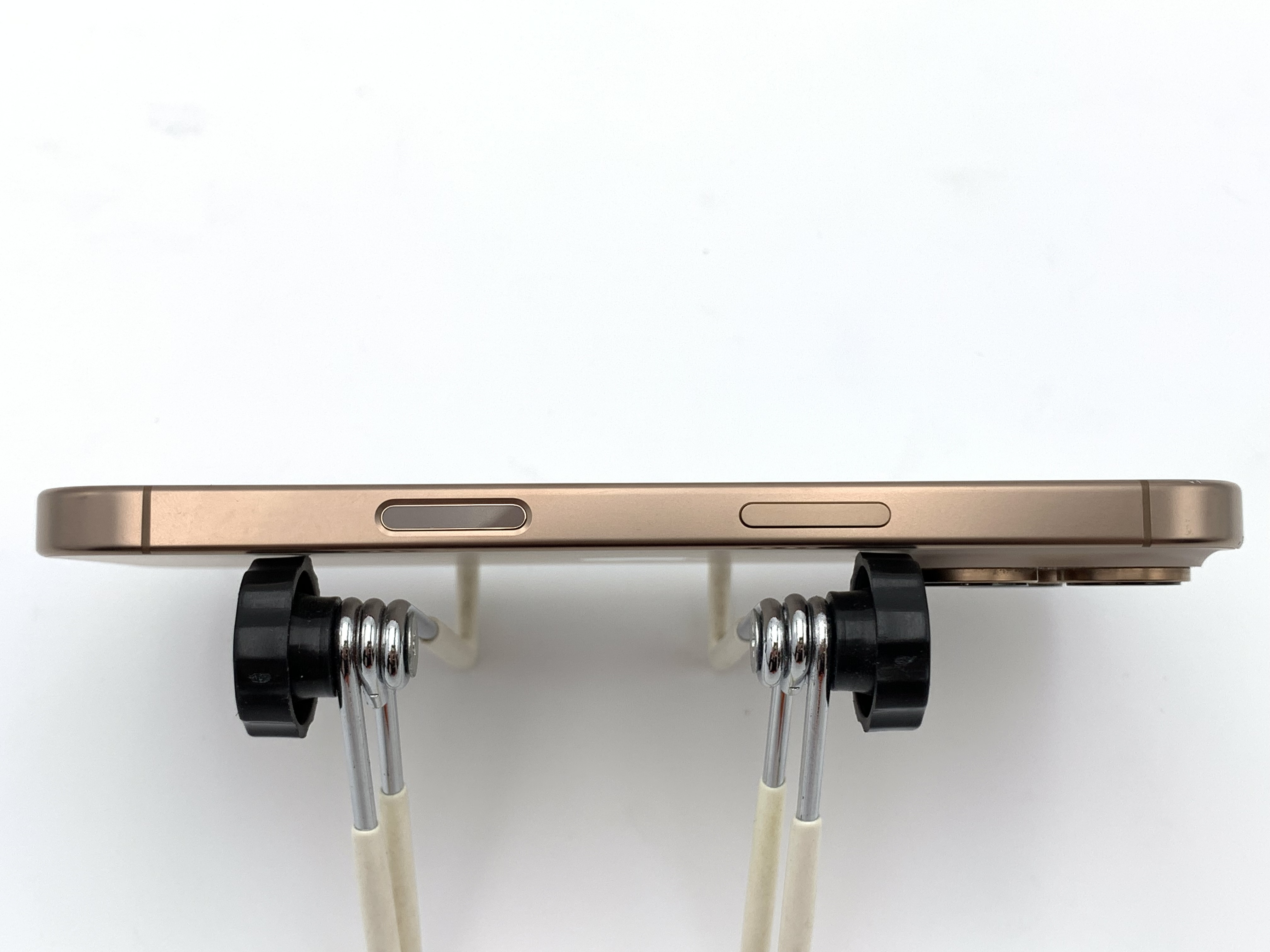 【中古：Cランク】iPhone 16 Pro 256GB デザートチタニウム Simロック無し【30日返金保証】【赤ロム保証付き】