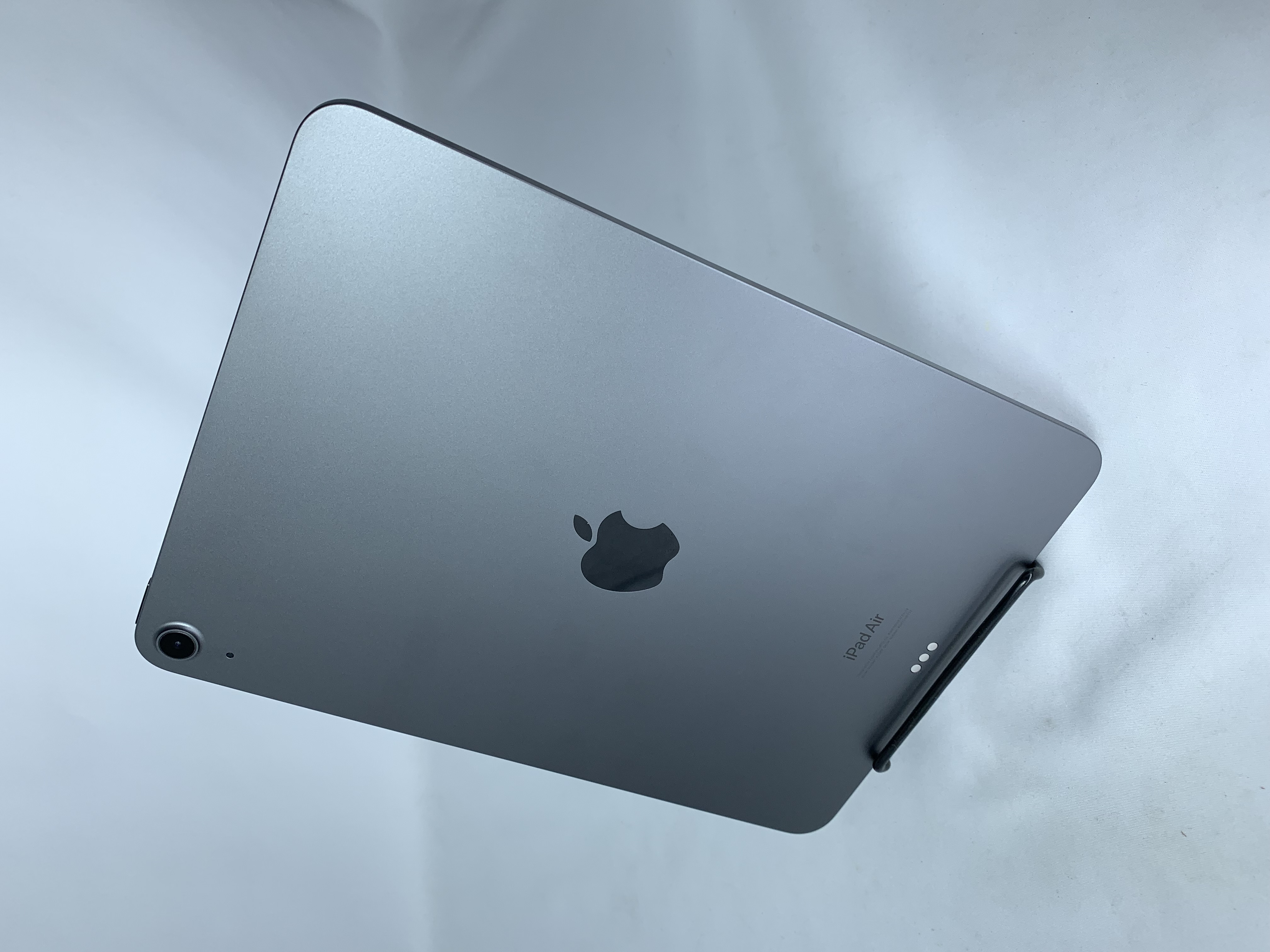 【中古：Bランク】Apple iPad Air 10.9インチ(2022) Wi-Fiモデル 256GB MM9L3J/A [スペースグレイ]【30日返金保証】