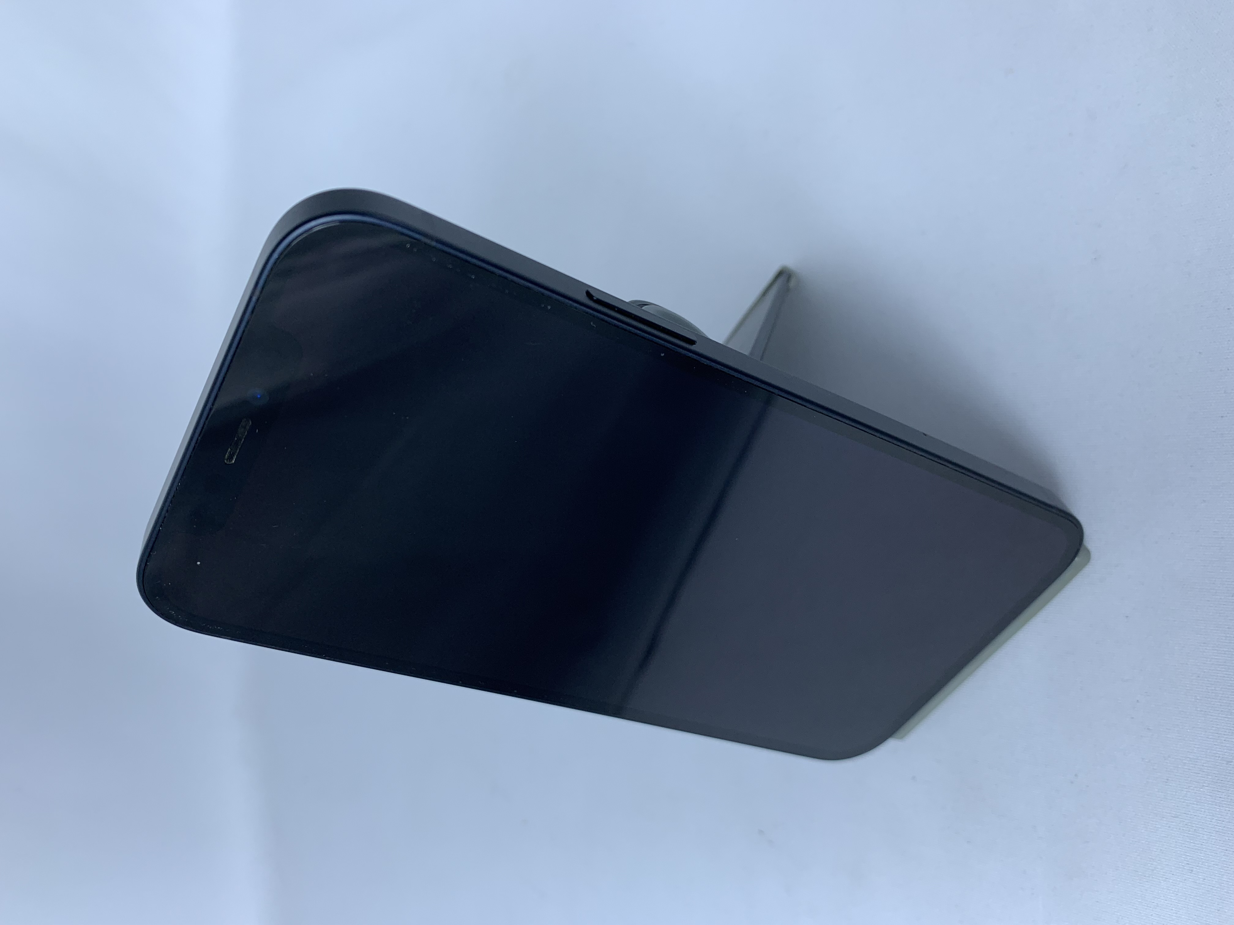 【中古：Bランク】iPhone 12 64GB ブラック simロック解除済【30日返金保証】【赤ロム保証付き】