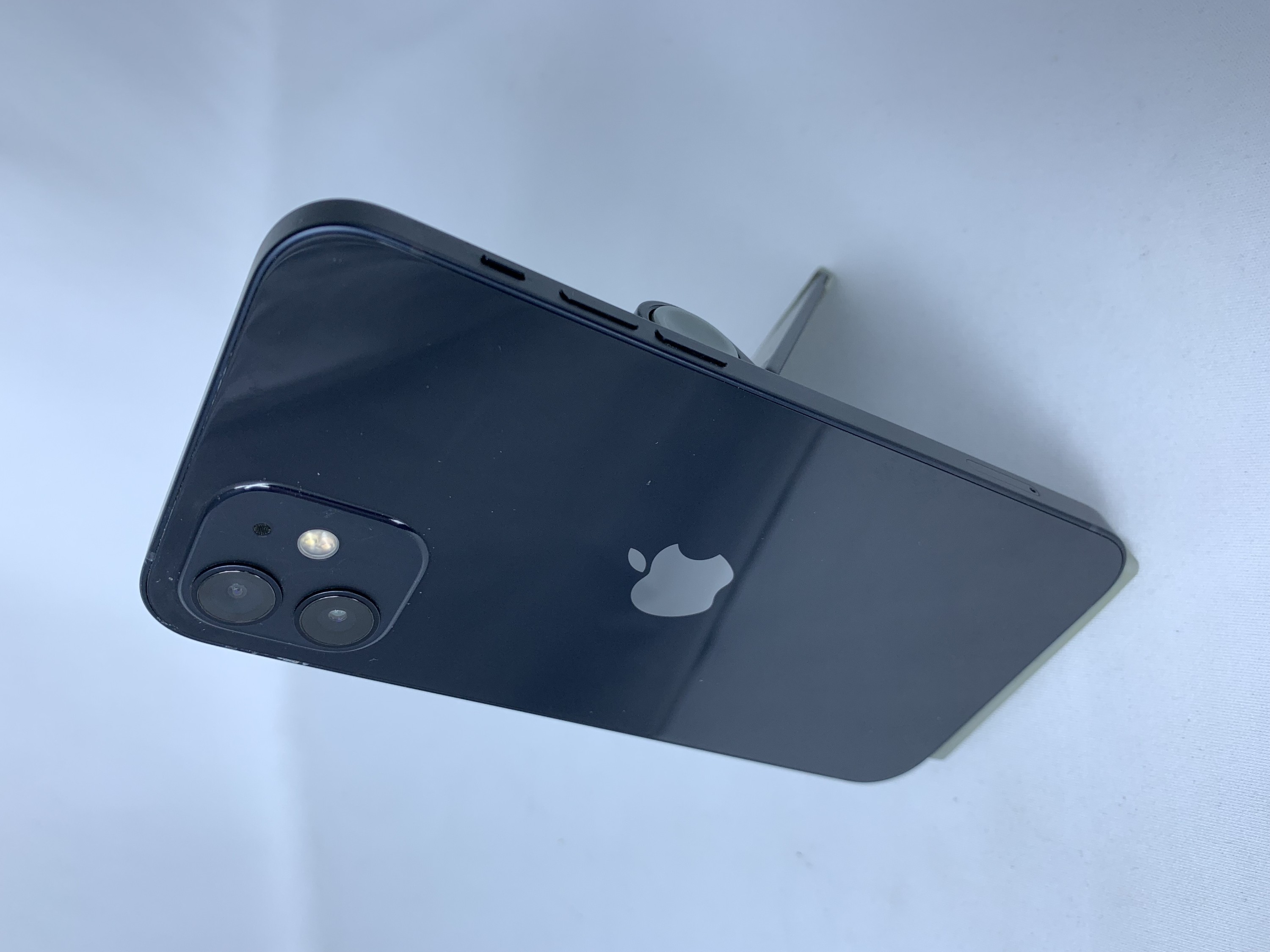 【中古：Cランク】【バッテリー劣化】iPhone 12 64GB ブラック SIMロック解除済【30日返金保証】【赤ロム保証付き】