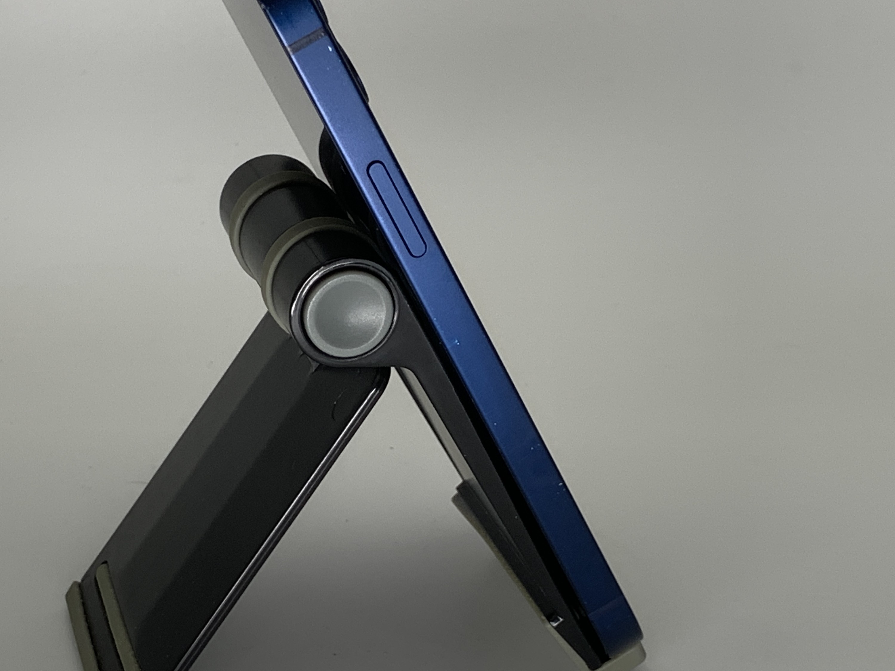 【中古：Cランク】【キズあり】iPhone 12 64GB ブルー SIMロック解除済【30日返金保証】【赤ロム保証付き】