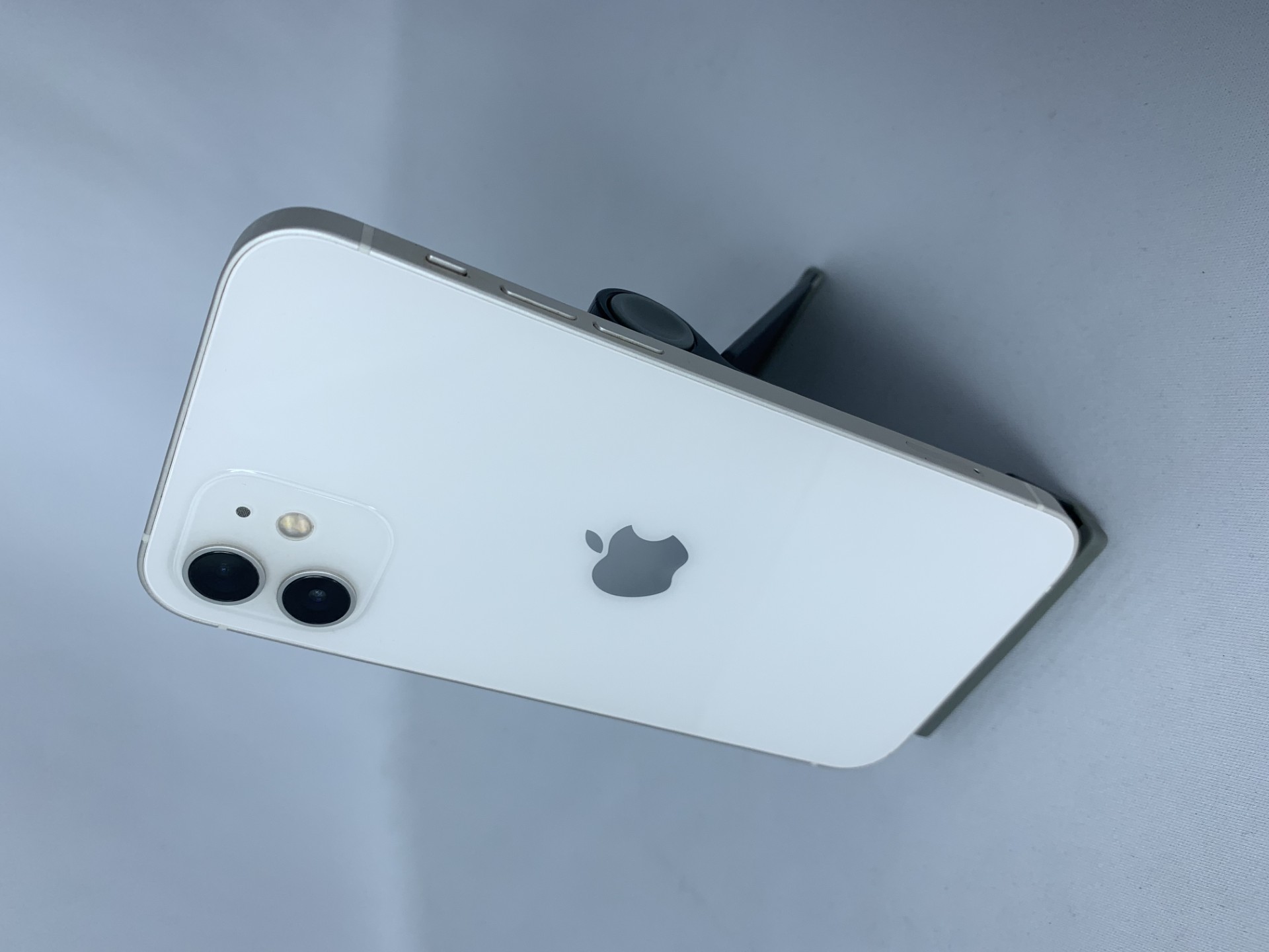 【中古・バッテリー劣化】iPhone 12 64GB simロック解除済 中古：Cランク】【バッテリー劣化】iPhone 12 64GB ホワイト SIMロック