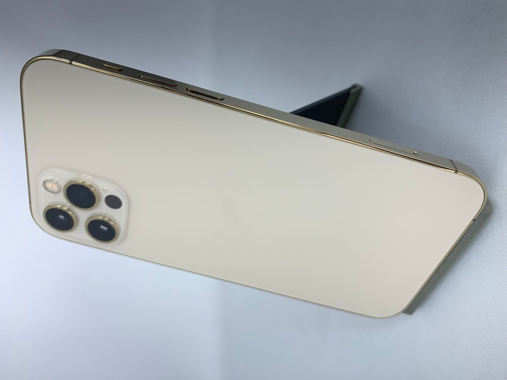 【中古：Cランク】【バッテリー劣化】iPhone 12 Pro 512GB シルバー simロック解除済【30日返金保証】【赤ロム保証付き】