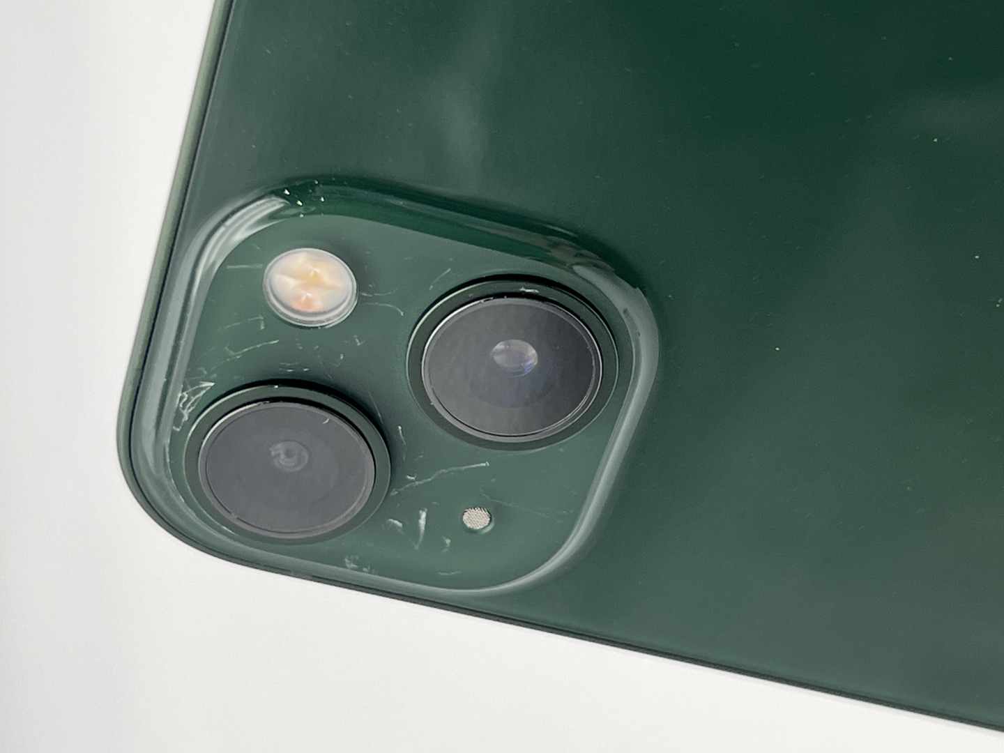 【中古：Cランク】【バッテリー劣化・キズあり】iPhone 13 128GB グリーン SIMロック無し【30日返金保証】【赤ロム保証付き】