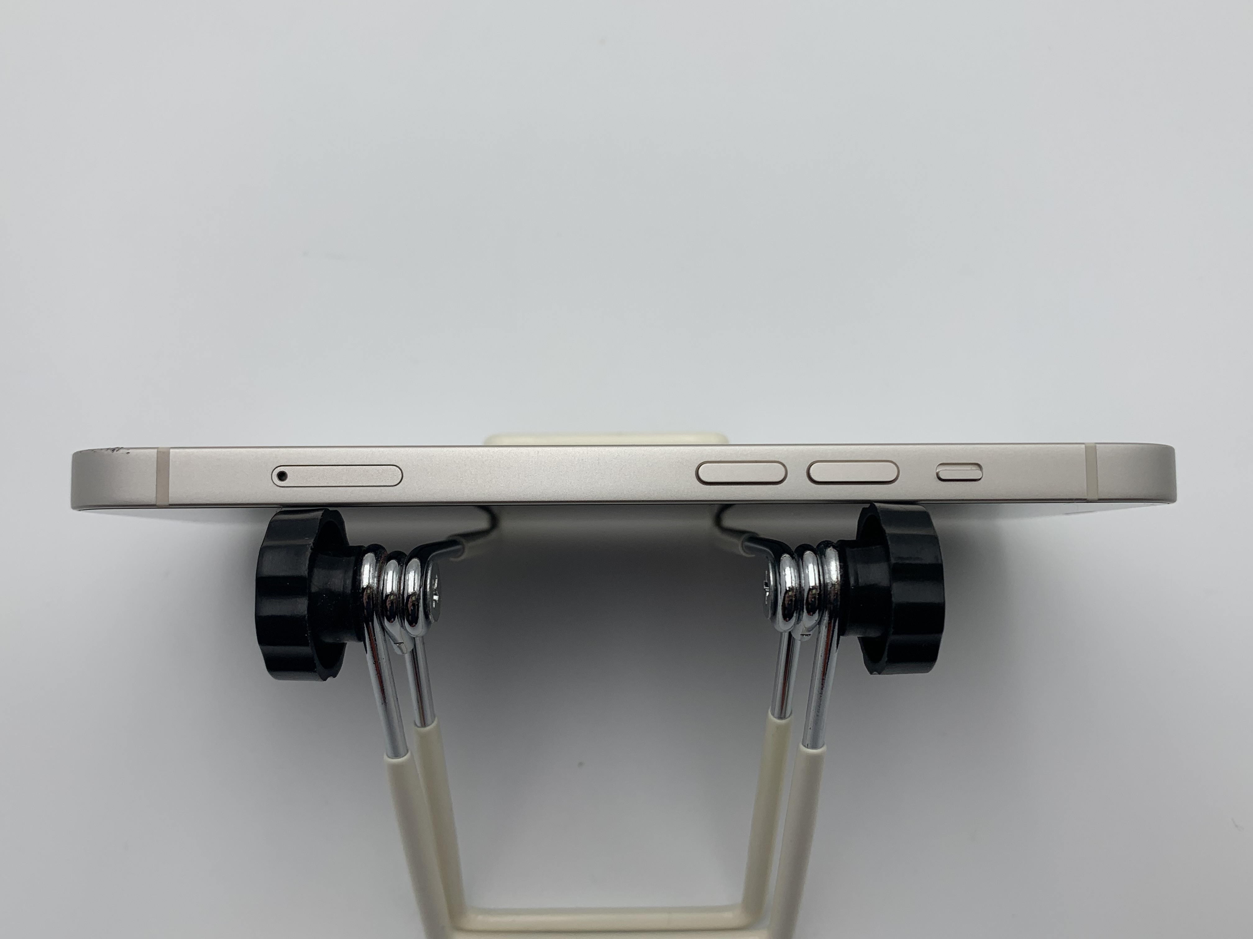 【中古：Cランク】【バッテリー劣化・キズあり】iPhone 13 128GB スターライト simロック解除済【30日返金保証】【赤ロム保証付き】