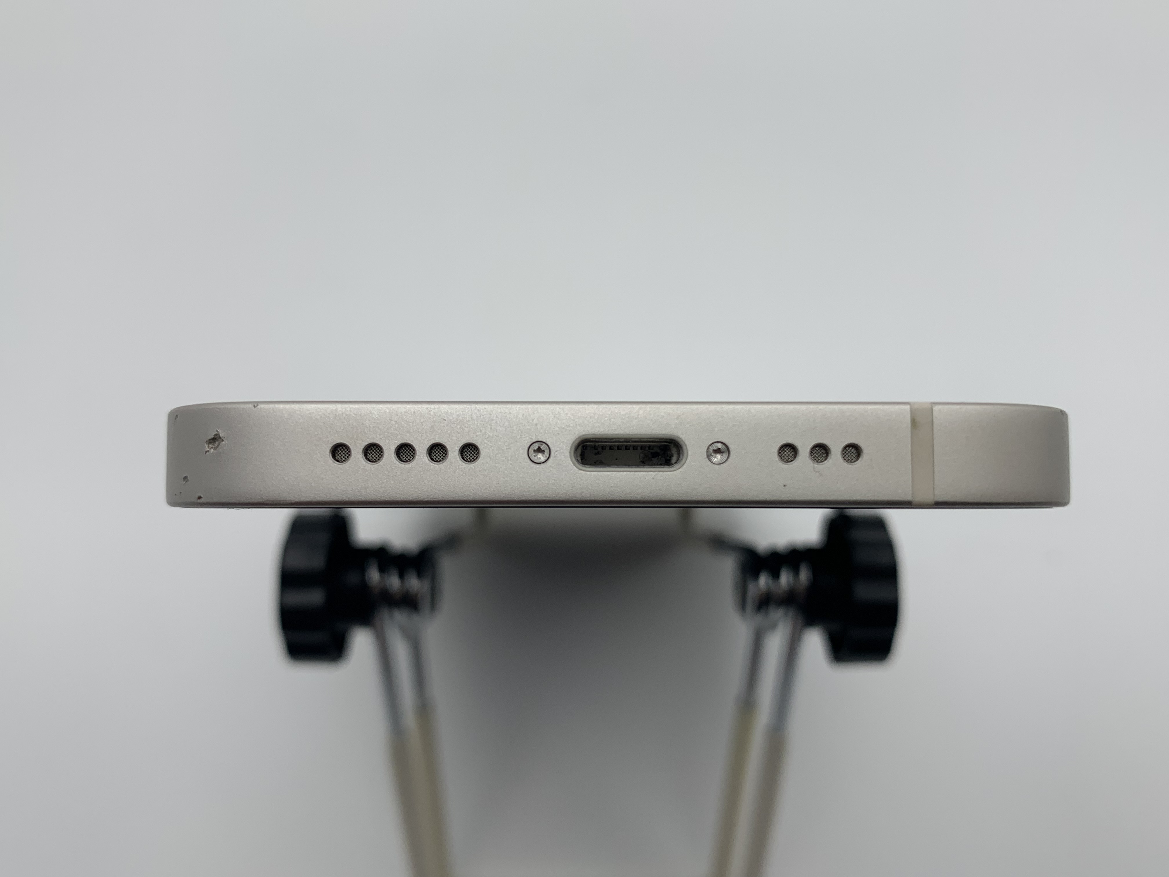【中古：Cランク】【バッテリー劣化・キズあり】iPhone 13 128GB スターライト simロック解除済【30日返金保証】【赤ロム保証付き】