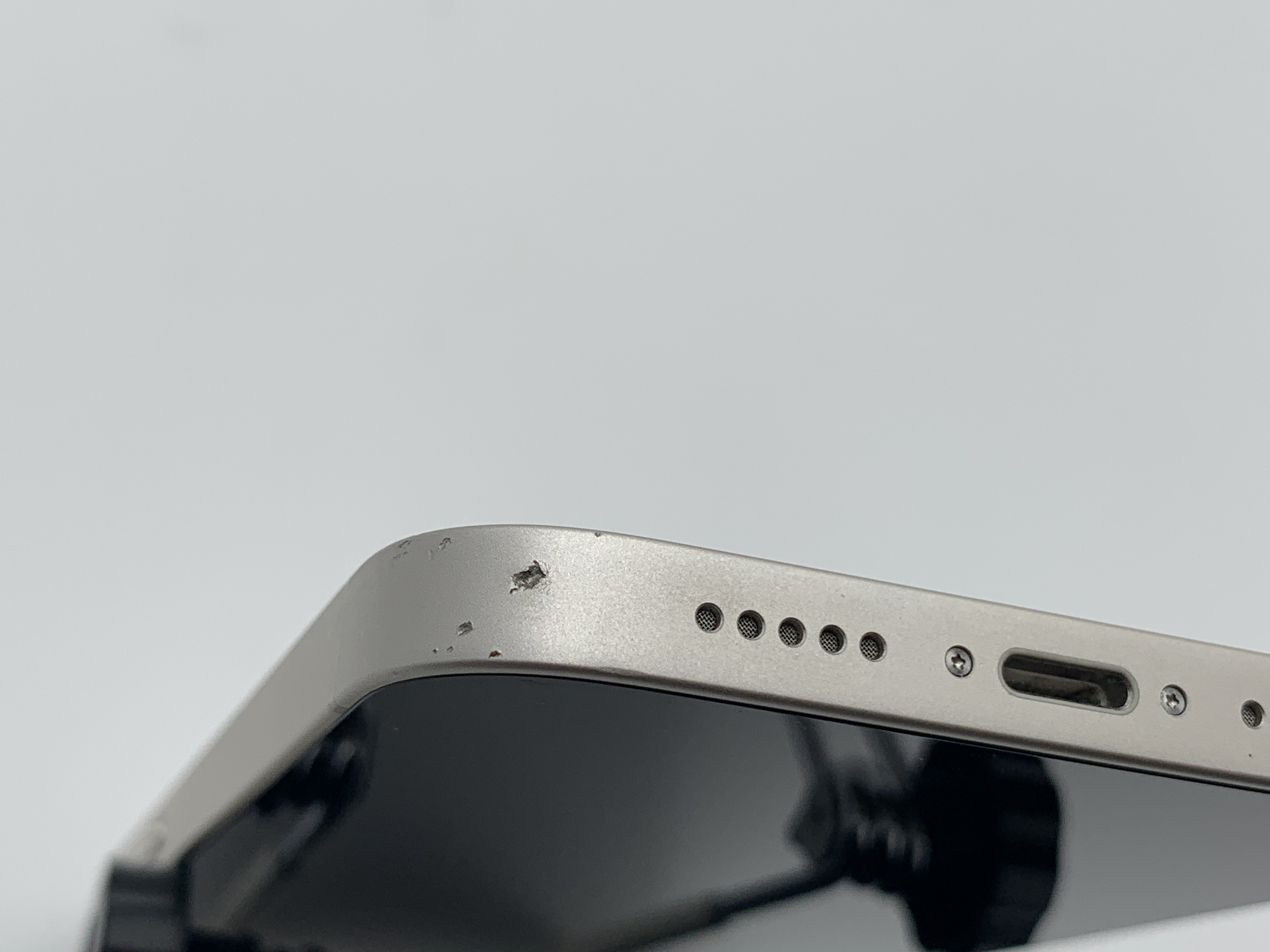 【中古：Cランク】【バッテリー劣化・キズあり】iPhone 13 128GB スターライト simロック解除済【30日返金保証】【赤ロム保証付き】