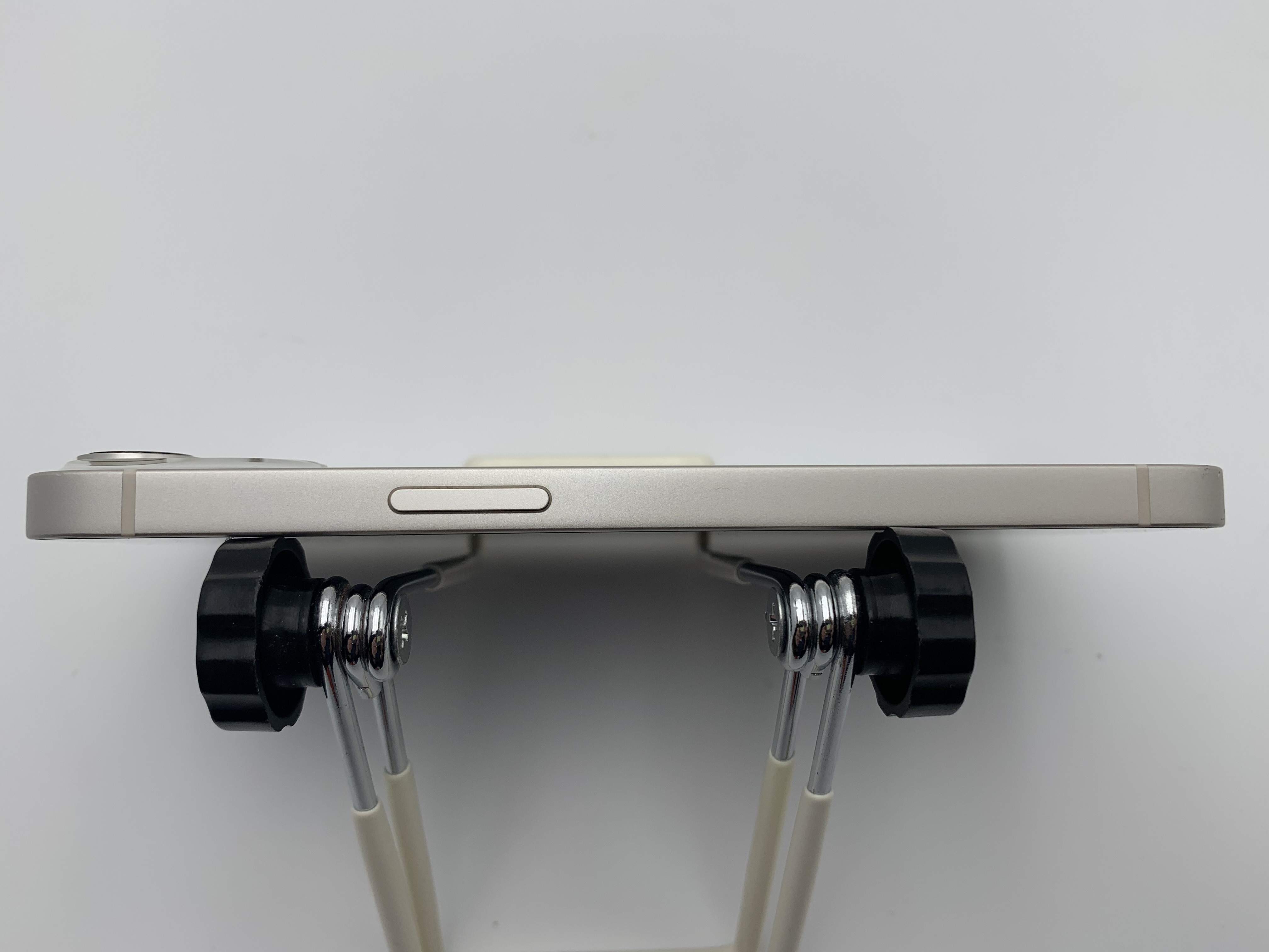 【中古：Cランク】【バッテリー劣化・キズあり】iPhone 13 128GB スターライト simロック解除済【30日返金保証】【赤ロム保証付き】