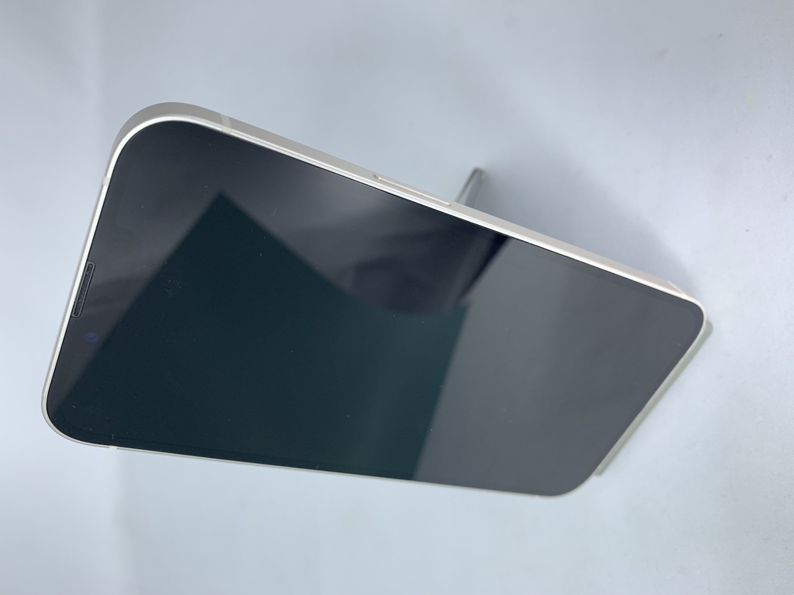 【中古：Bランク】iPhone 13 128GB スターライト SIMロック無し【30日返金保証】【赤ロム保証付き】