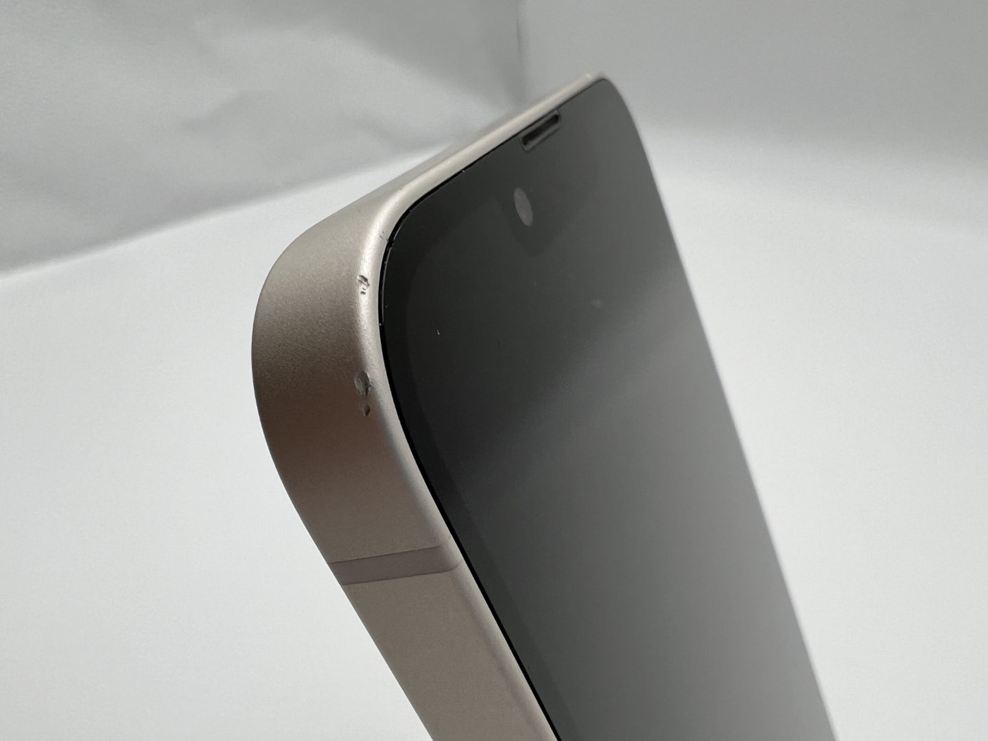【中古：Cランク】【キズあり】iPhone 13 128GB スターライト SIMロック無し【30日返金保証】【赤ロム保証付き】