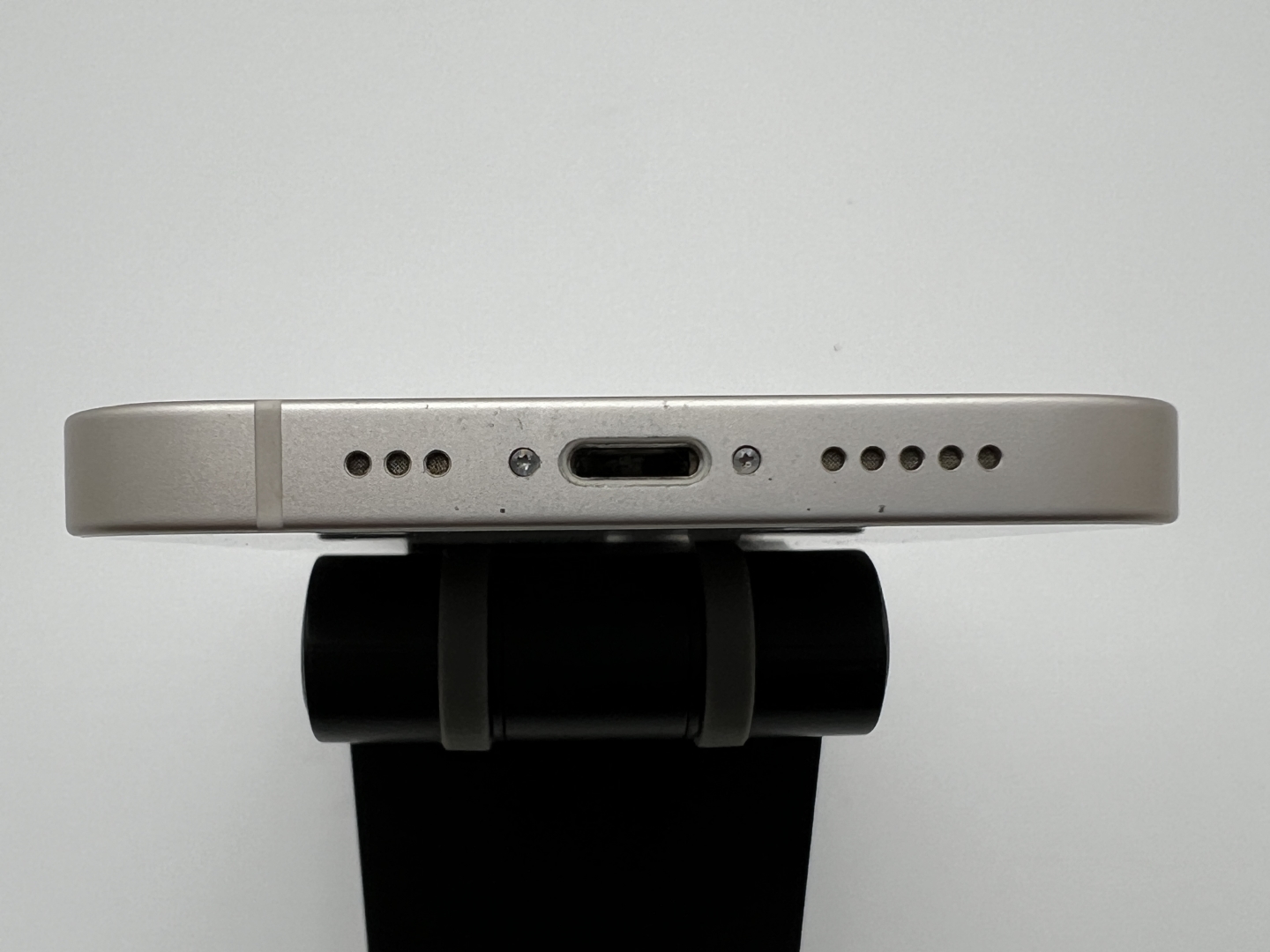 【中古：Cランク】【キズあり】iPhone 13 128GB スターライト SIMロック無し【30日返金保証】【赤ロム保証付き】