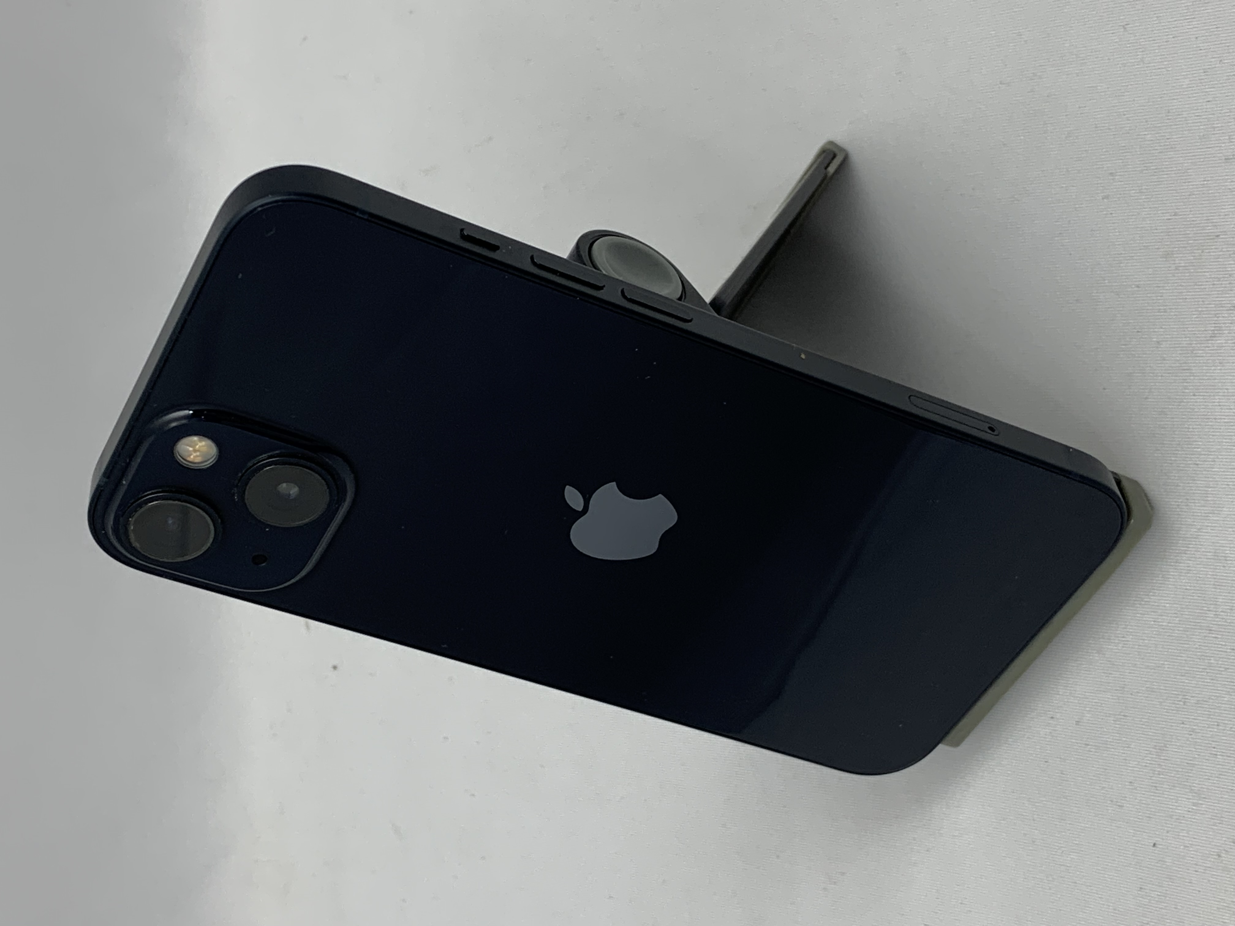 【中古：Bランク】iPhone 13 128GB ミッドナイト simロック解除済【30日返金保証】【赤ロム保証付き】