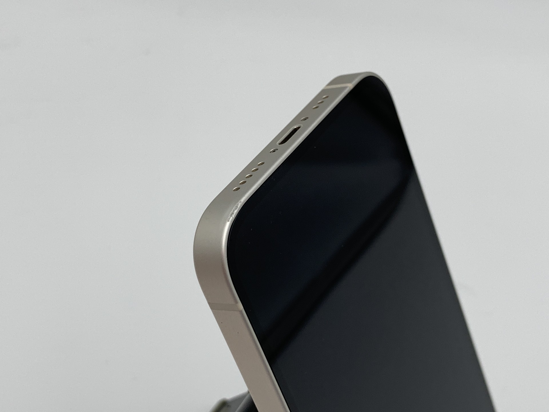 【中古：Cランク】【バッテリー劣化】【キズあり】iPhone 13 256GB スターライト SIMロックなし【30日返金保証】【赤ロム保証付き】