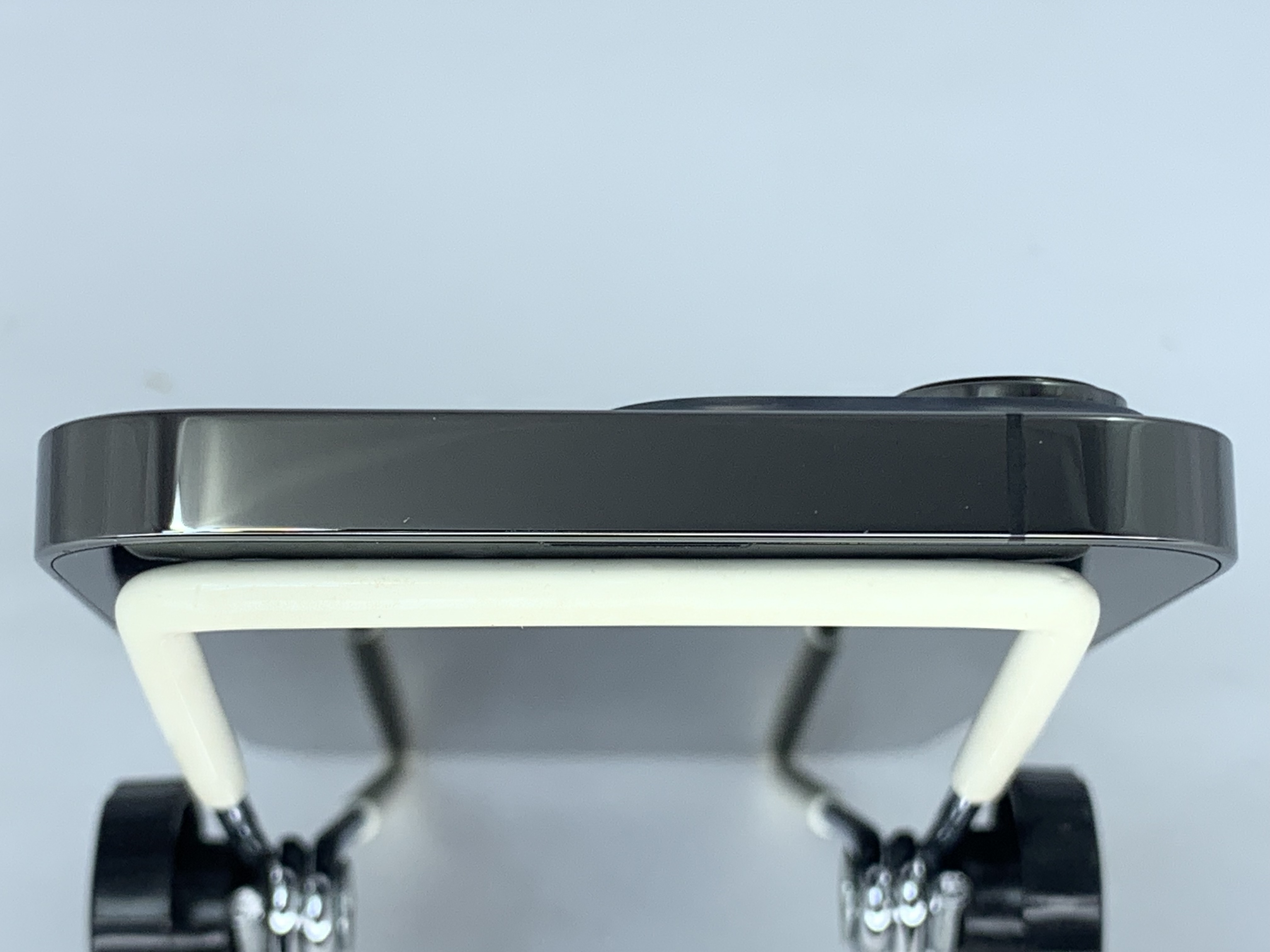 【中古：Bランク】iPhone 13 Pro 256GB グラファイト simロック解除済【30日返金保証】【赤ロム保証付き】