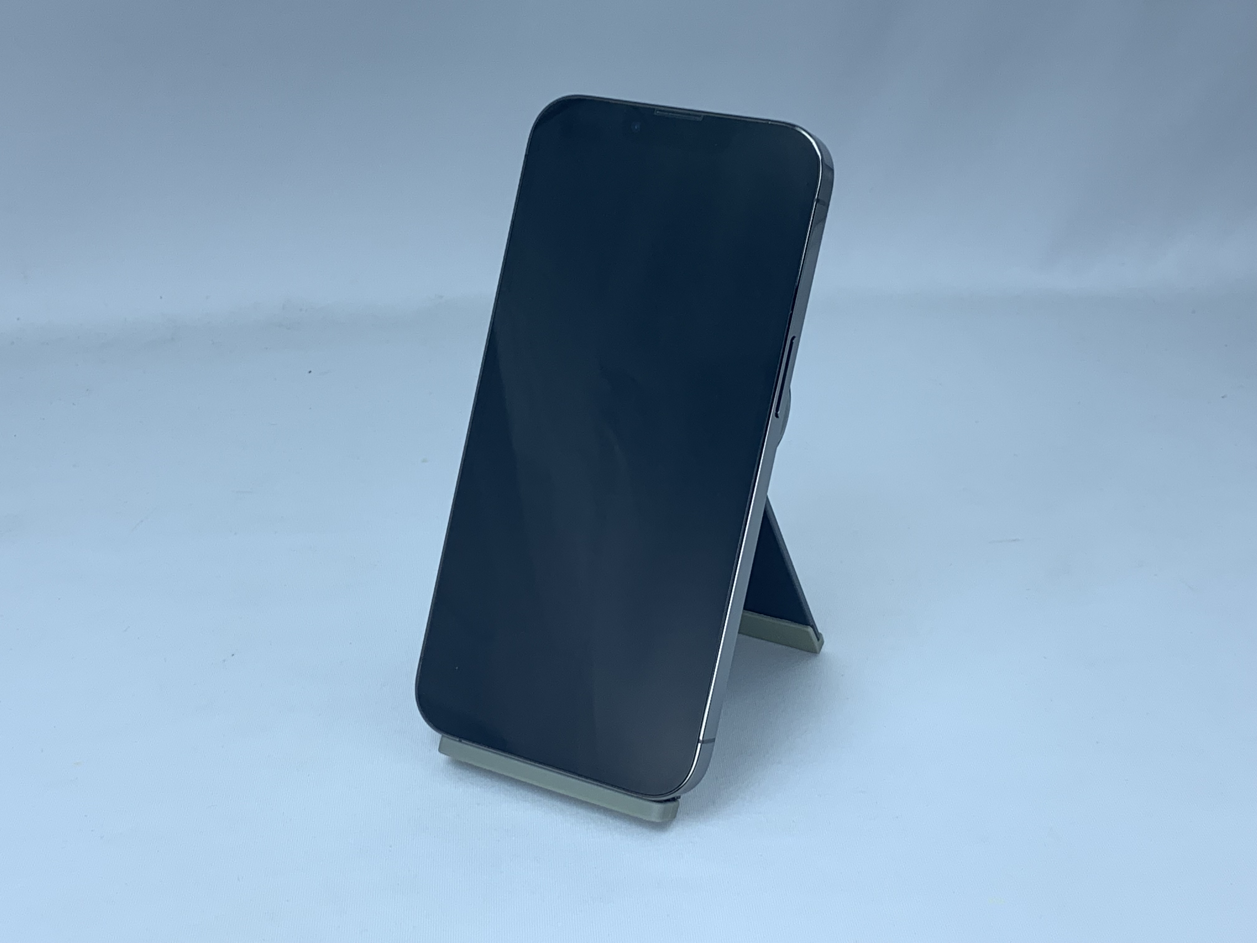 【中古：Cランク】【バッテリー劣化】iPhone 13 Pro 256GB グラファイト simロック解除済【30日返金保証】【赤ロム保証付き】