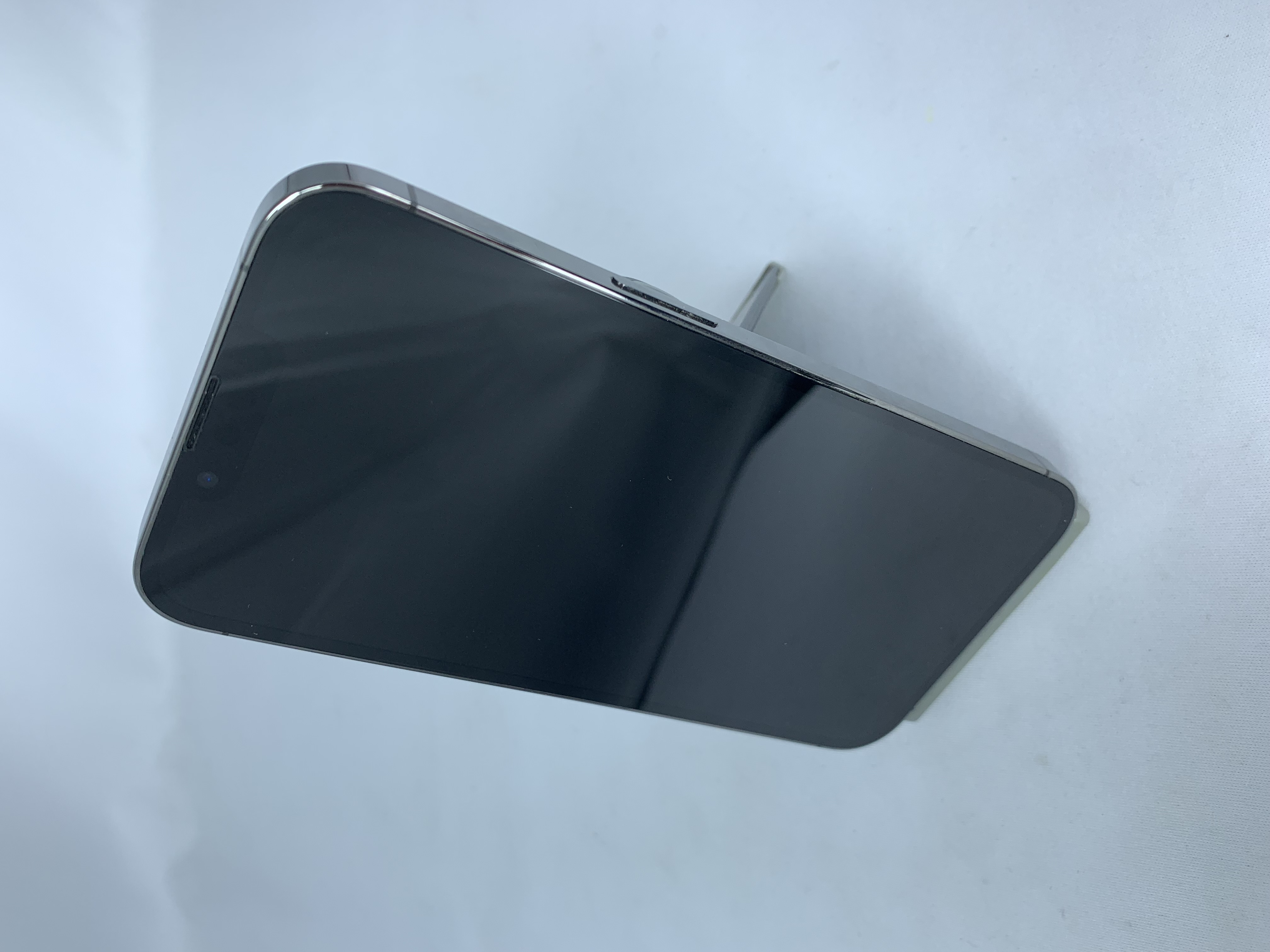 【中古：Bランク】iPhone 13 Pro 256GB グラファイト simロック解除済【30日返金保証】【赤ロム保証付き】