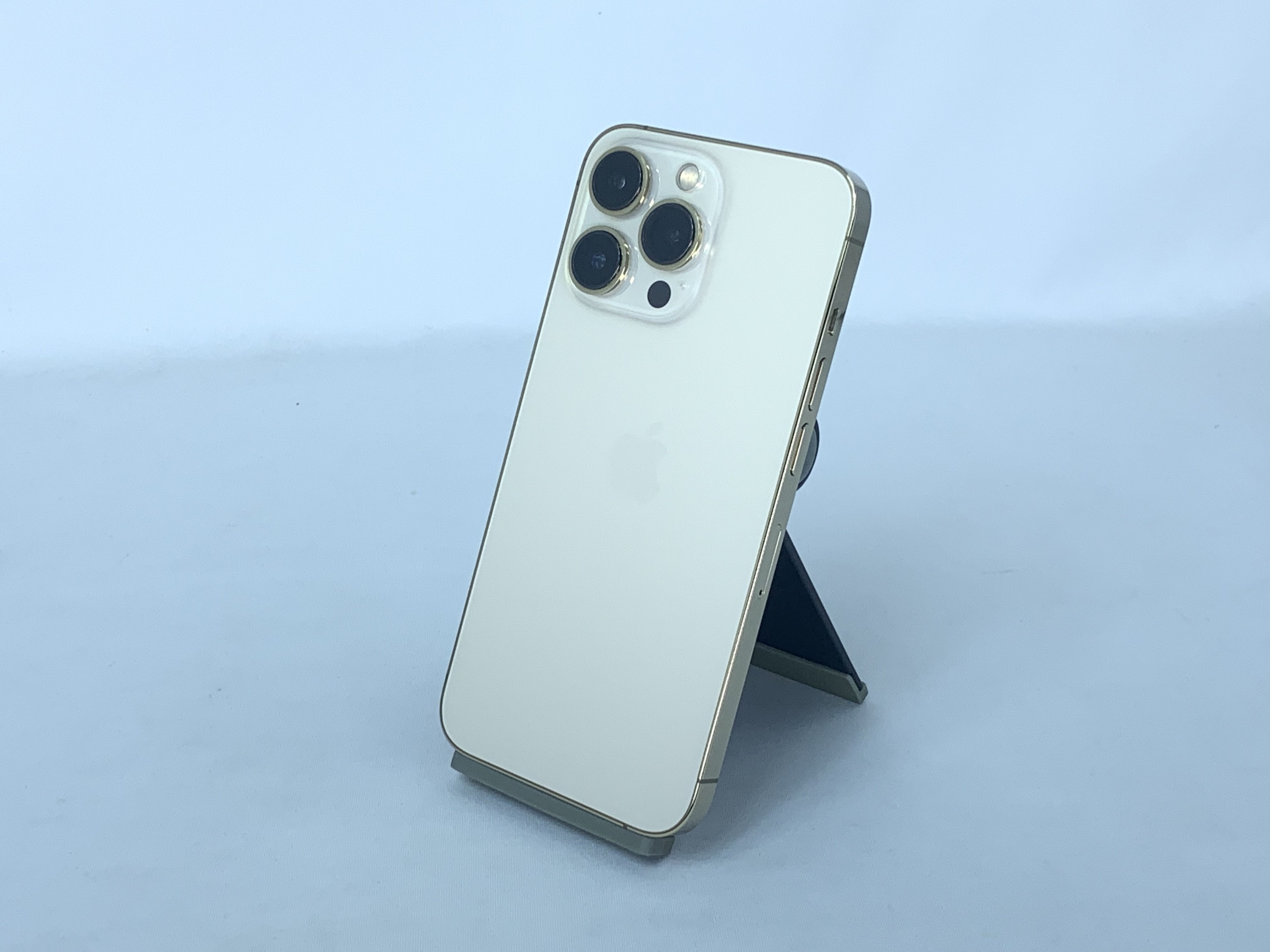 【中古:Cランク】【フレームキズあり】iPhone 13 Pro 256GB ゴールド SIMロック無し【30日返金保証】【赤ロム保証付き】