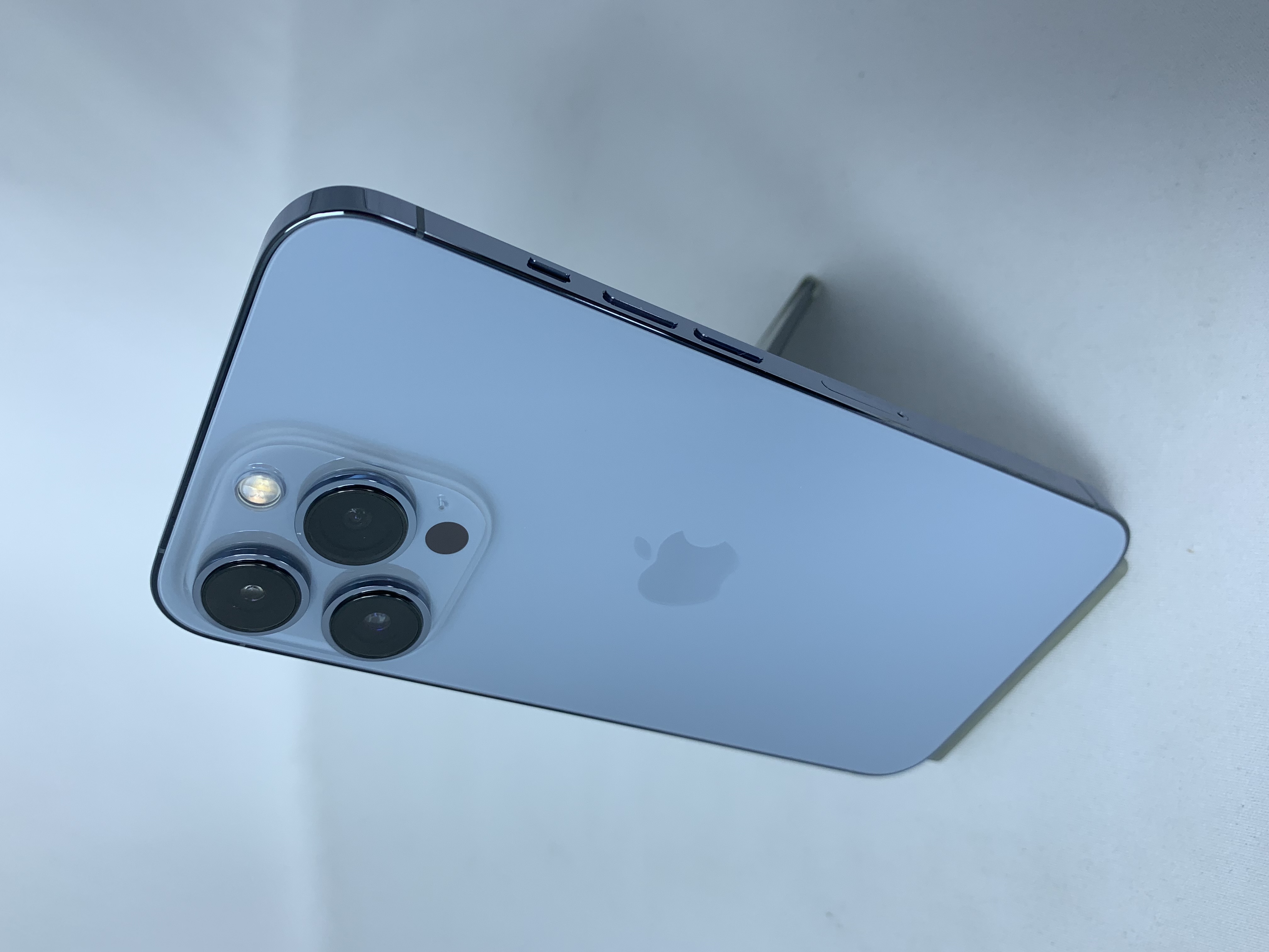 【中古：Cランク】【バッテリー劣化】iPhone 13 Pro 256GB シエラブルー simロック解除済【30日返金保証】【赤ロム保証付き】