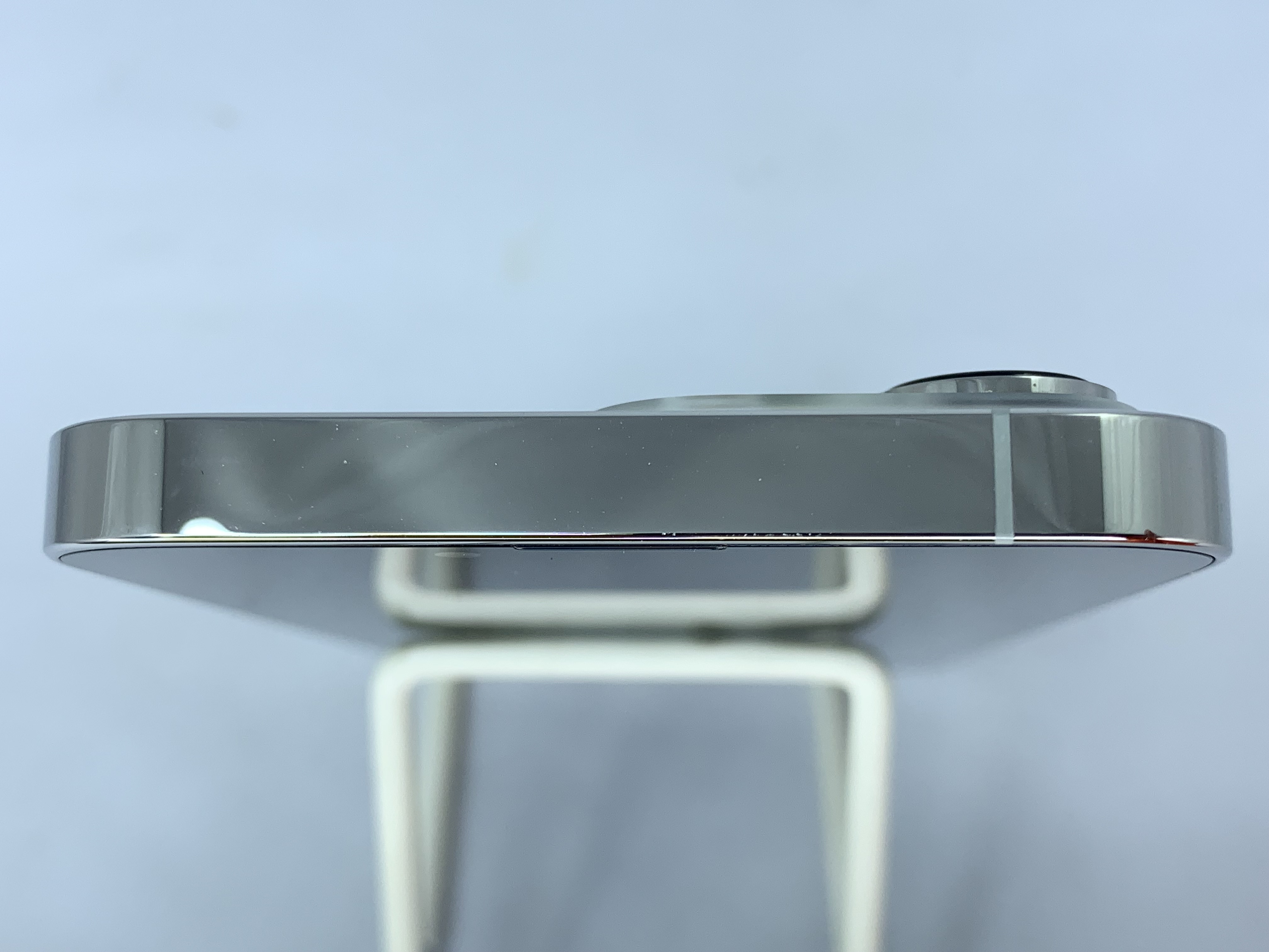 【中古：Cランク】【バッテリー劣化】iPhone 13 Pro 256GB シルバー simロック解除済【30日返金保証】【赤ロム保証付き】