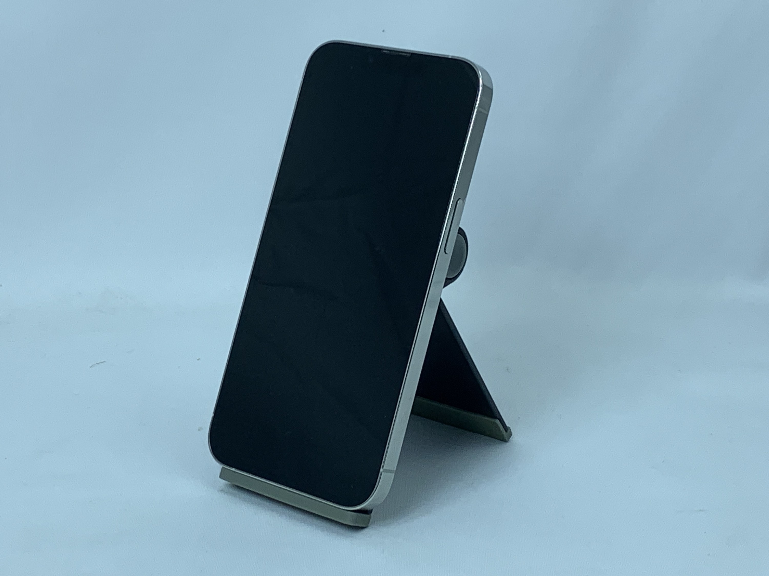 【中古：Cランク】【バッテリー劣化】iPhone 13 Pro 256GB シルバー SIMロック無し【30日返金保証】【赤ロム保証付き】