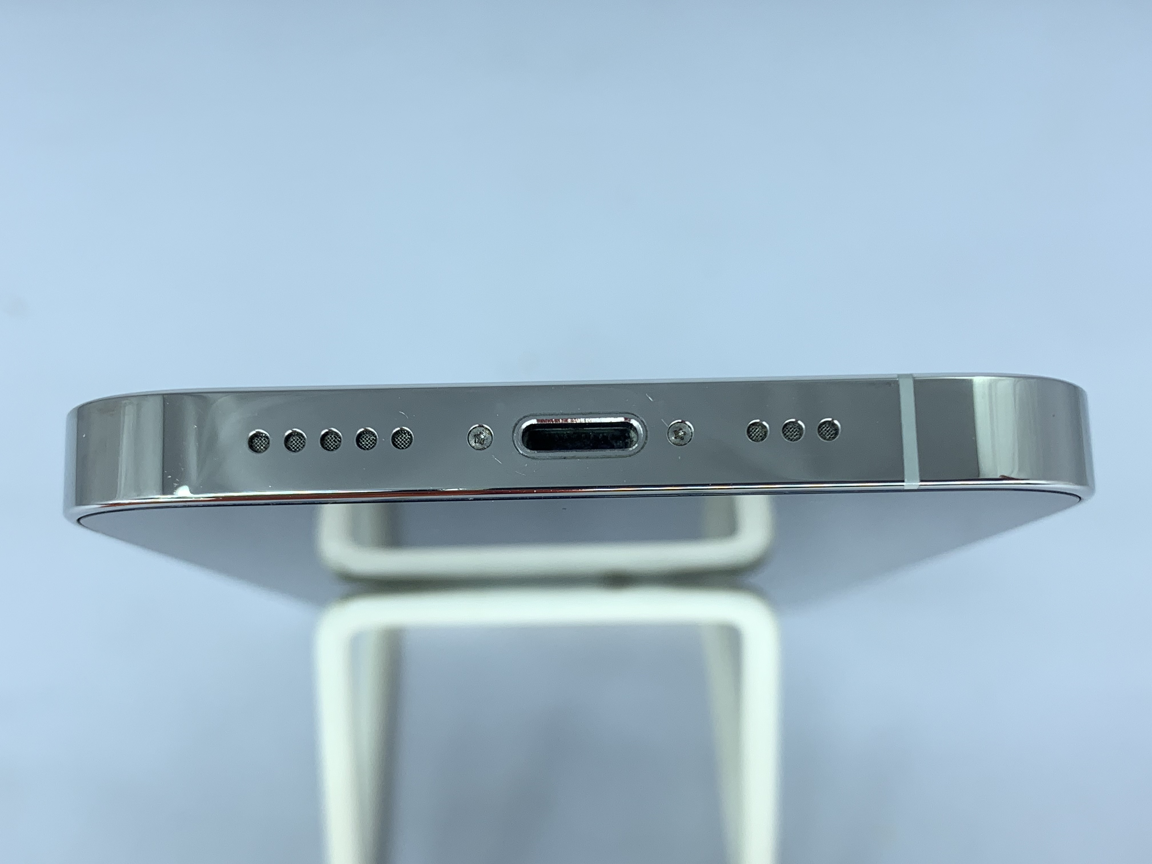 【中古：Cランク】【バッテリー劣化】iPhone 13 Pro 256GB シルバー simロック解除済【30日返金保証】【赤ロム保証付き】