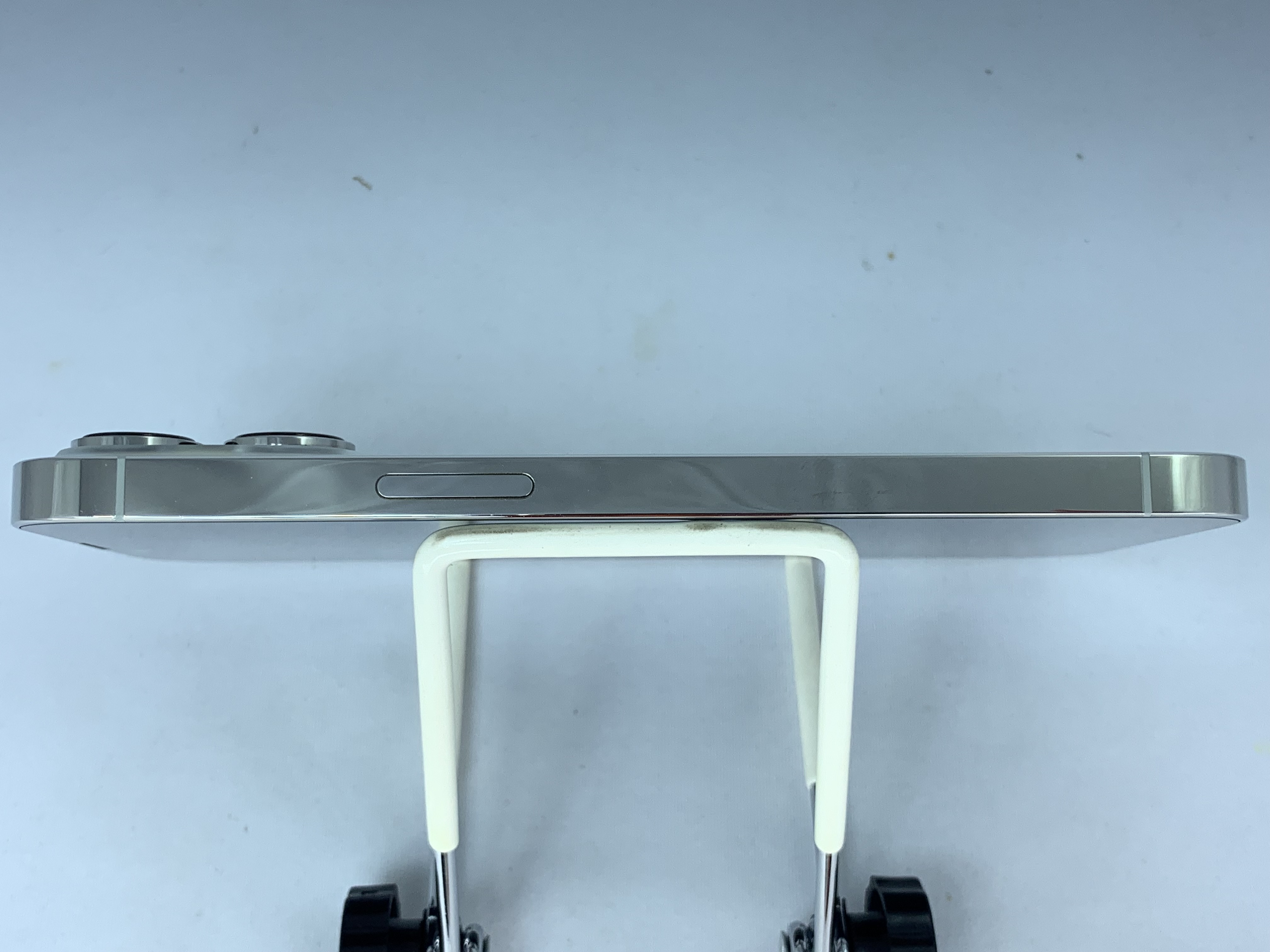 【中古：Cランク】【バッテリー劣化】iPhone 13 Pro 256GB シルバー simロック解除済【30日返金保証】【赤ロム保証付き】