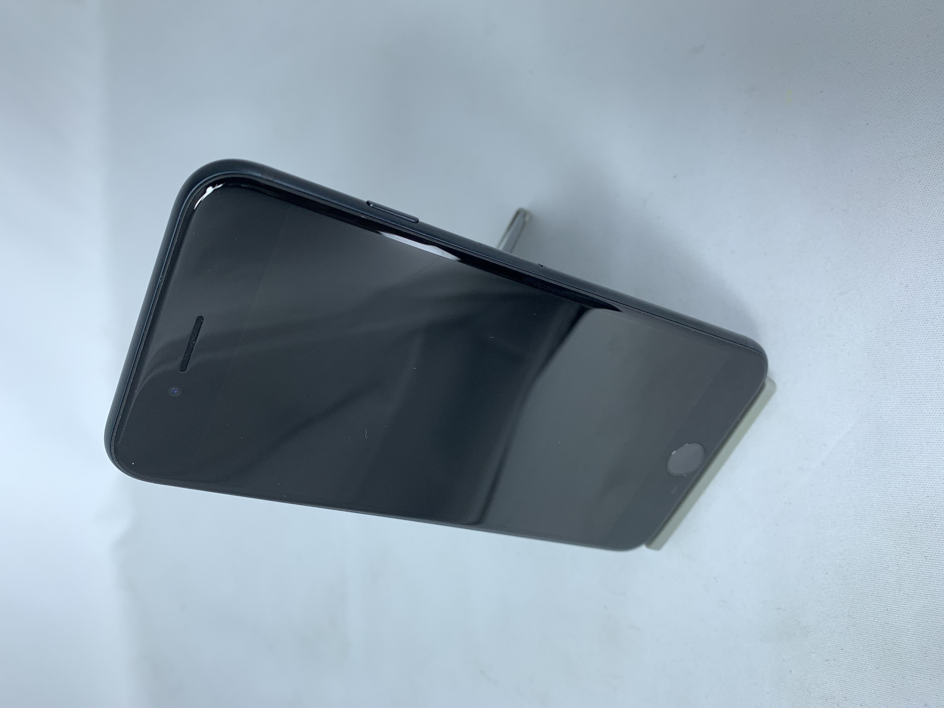 【中古：Bランク】iPhone SE(2022) 64GB ミッドナイト SIMロック解除済【30日返金保証】【赤ロム保証付き】