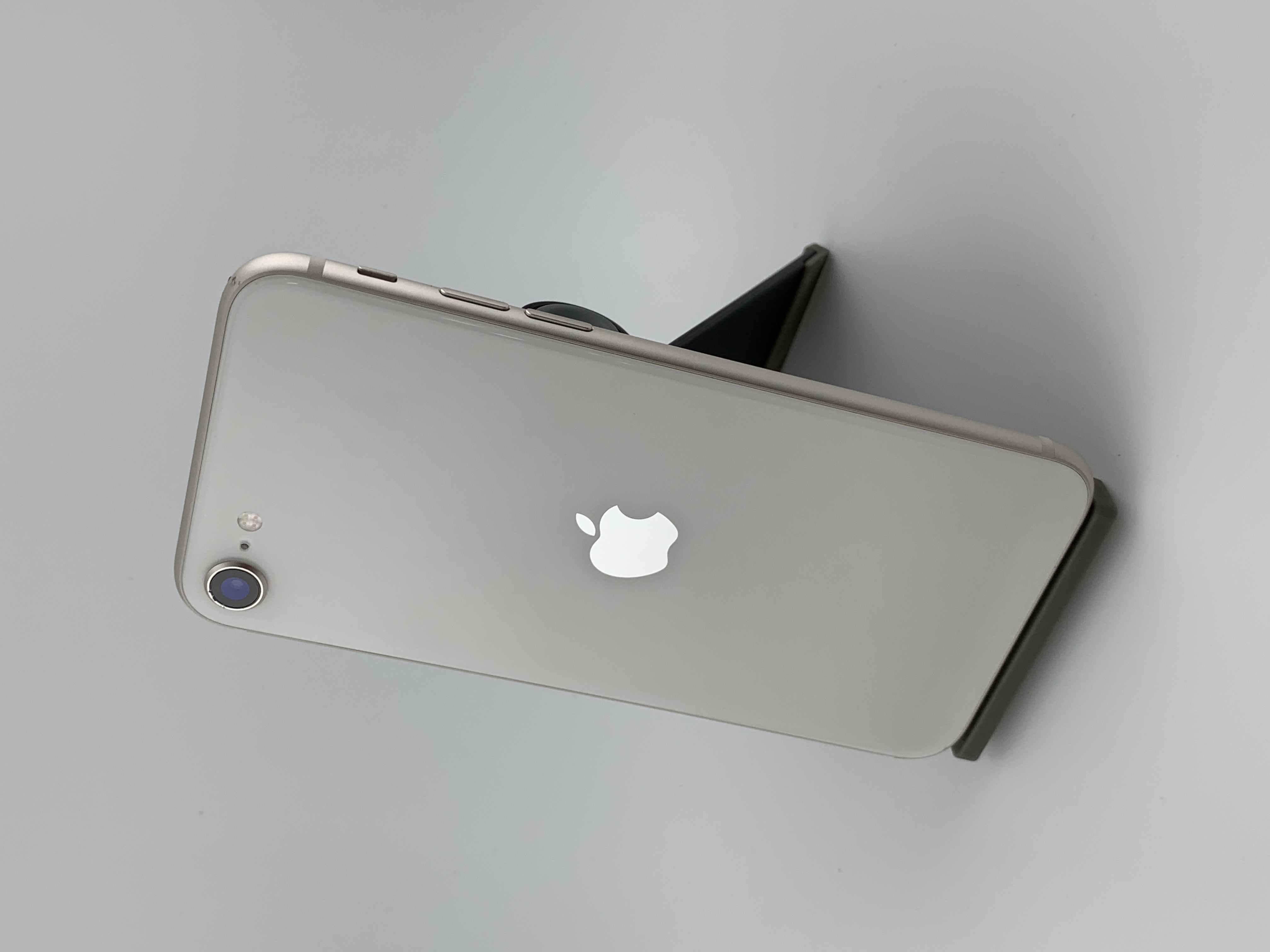 【中古：Cランク】【バッテリー劣化】iPhone SE(2022) 128GB スターライト SIMロック無し【30日返金保証】【赤ロム保証付き】