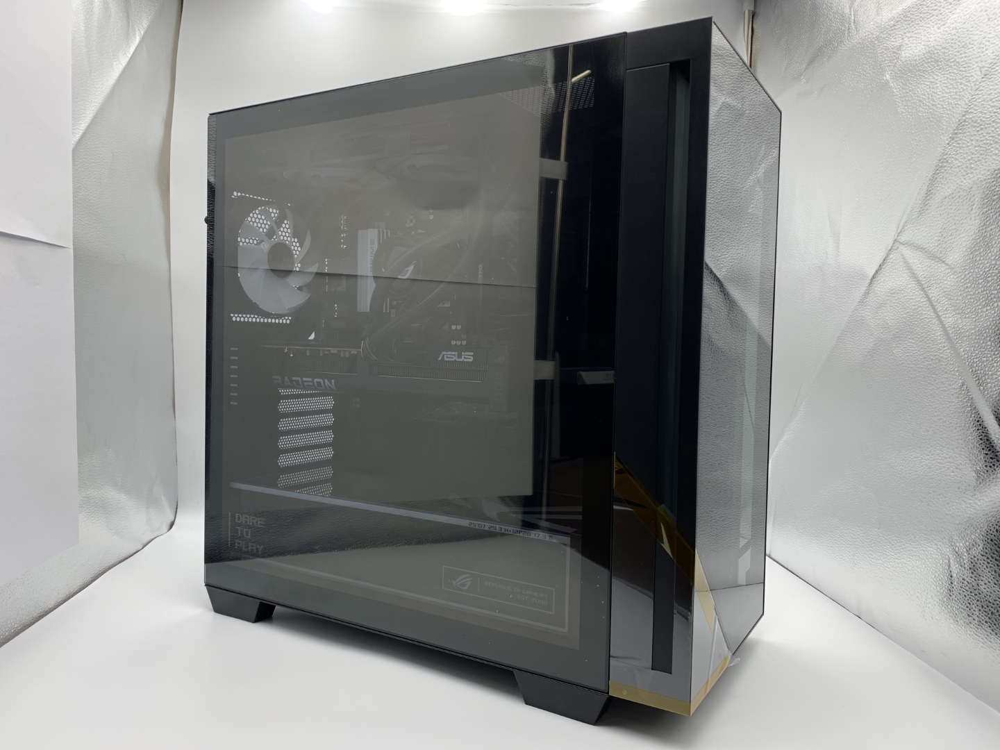 【アウトレット】ASUS デスクトップゲーミングPC Ryzen 7 9800X3D、Radeon RX9070XT メモリ32GB SSD1TB ROG GM700TZ-R9800X023X(R7 32 1T 9070XT)【半年間保証】