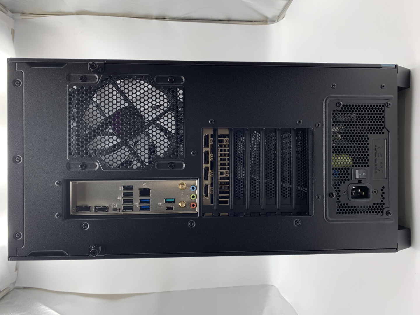 【アウトレット】ASUS デスクトップゲーミングPC Ryzen 7 9800X3D、Radeon RX9070XT メモリ32GB SSD1TB ROG GM700TZ-R9800X023X(R7 32 1T 9070XT)【半年間保証】