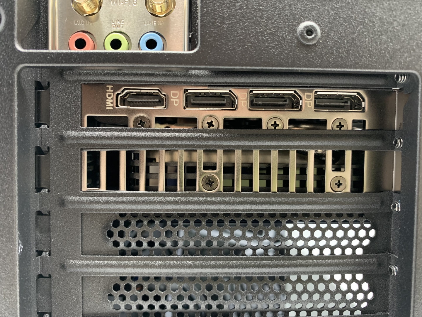 【アウトレット】ASUS デスクトップゲーミングPC Ryzen 7 9800X3D、Radeon RX9070XT メモリ32GB SSD1TB ROG GM700TZ-R9800X023X(R7 32 1T 9070XT)【半年間保証】