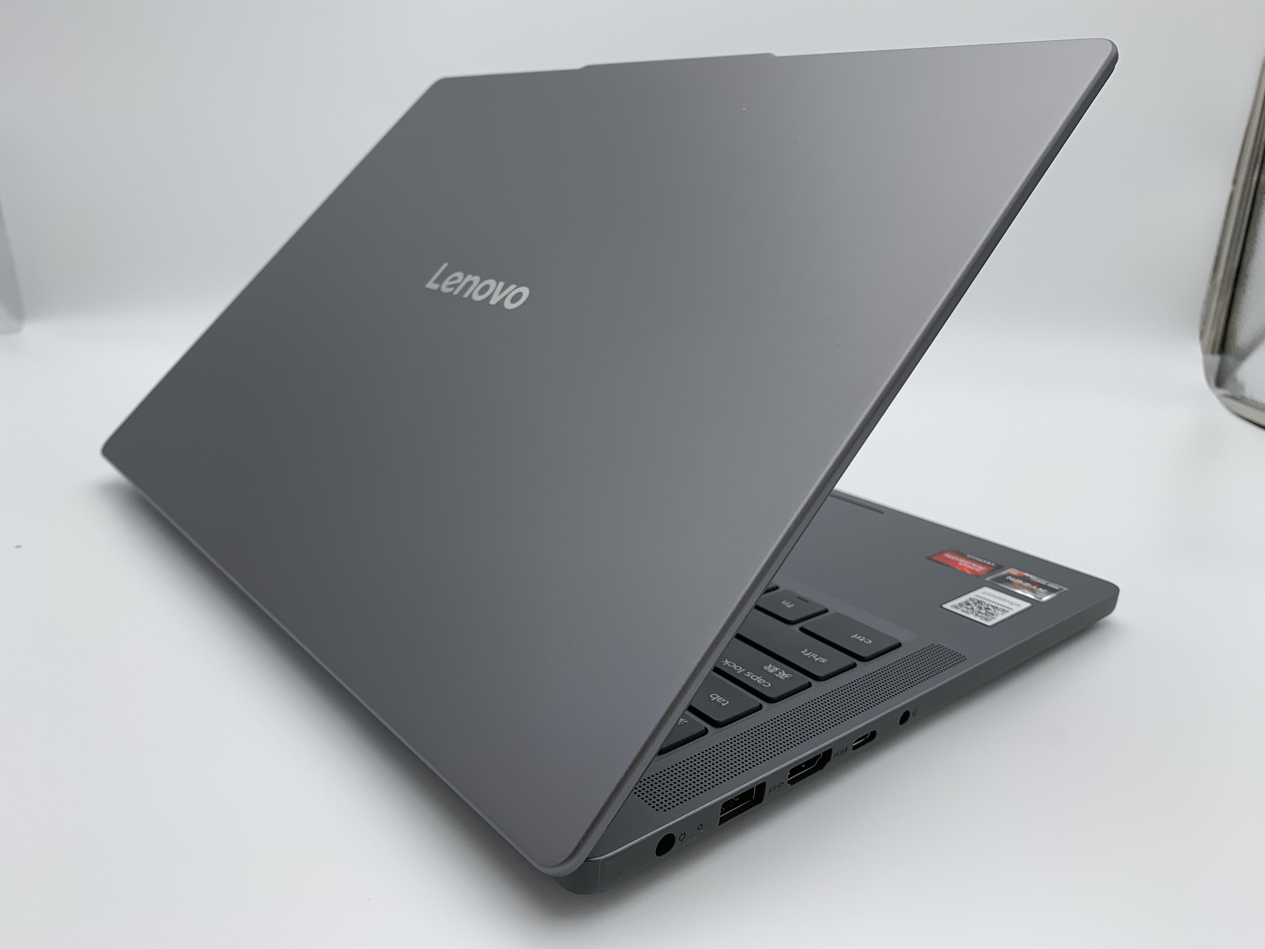 【アウトレット】Lenovo IdeaPad Slim 3 Gen 10(Ryzen7 7735HS メモリ24GB SSD512GB）【6ヶ月修理保証】