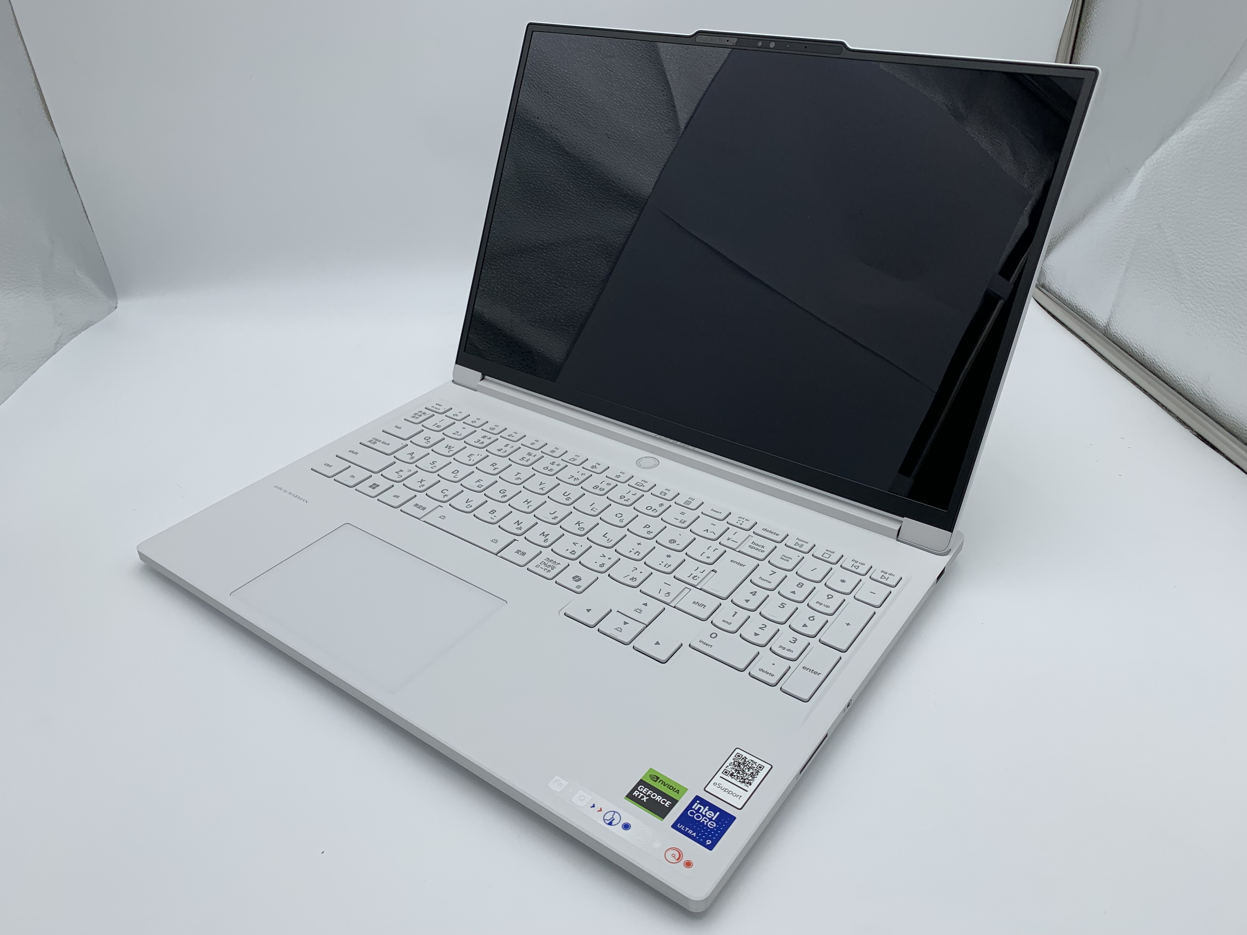 【アウトレット】Lenovo Legion 7i Gen 10(Core Ultra 9 275HX、メモリ32GB、 SSD1TB RTX 5060 Laptop GPU)【6ヶ月修理保証】